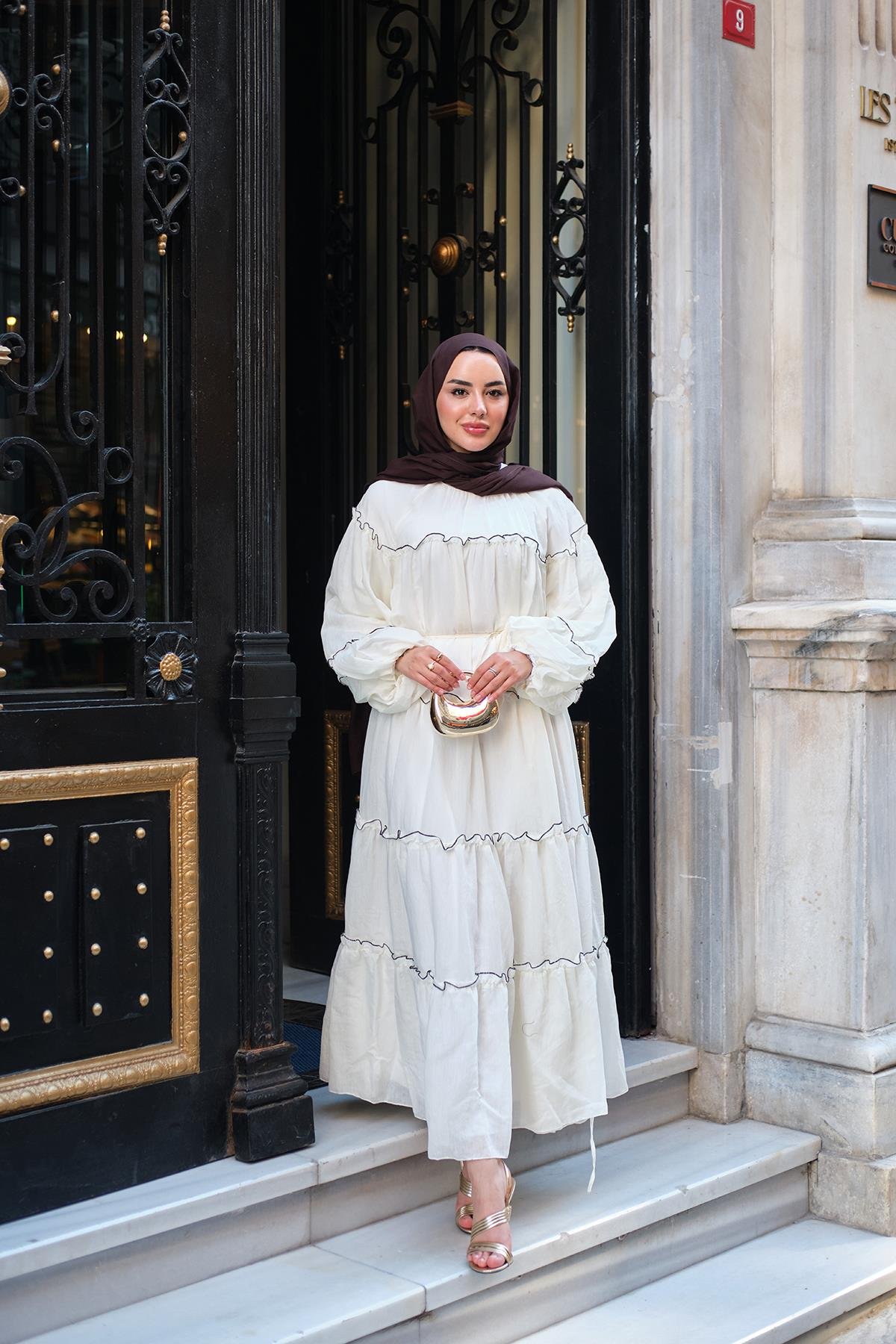 İnce Şerit Detaylı Bel Bağlamalı Tül Elbise Beyaz