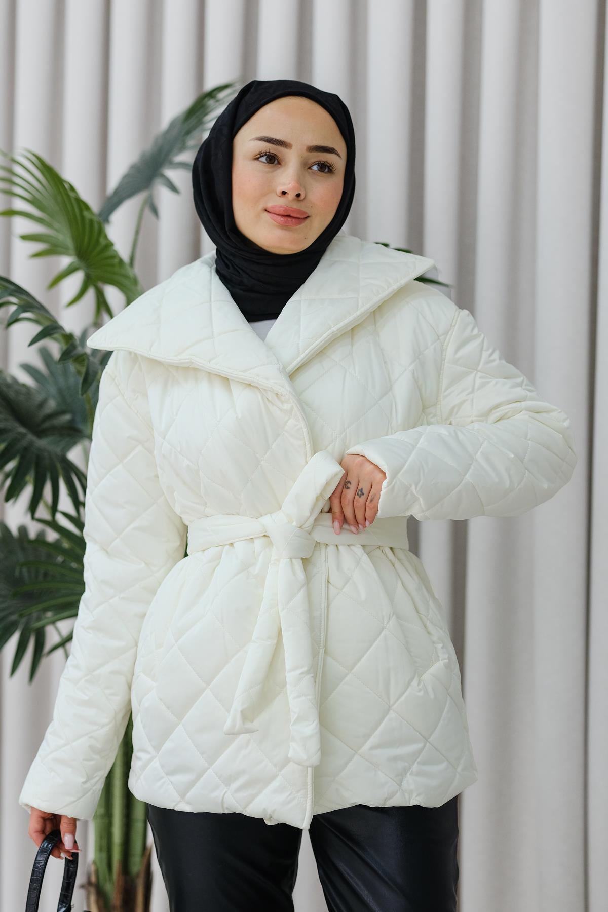 Kapitone Bel Bağlama Detaylı Mont Ekru