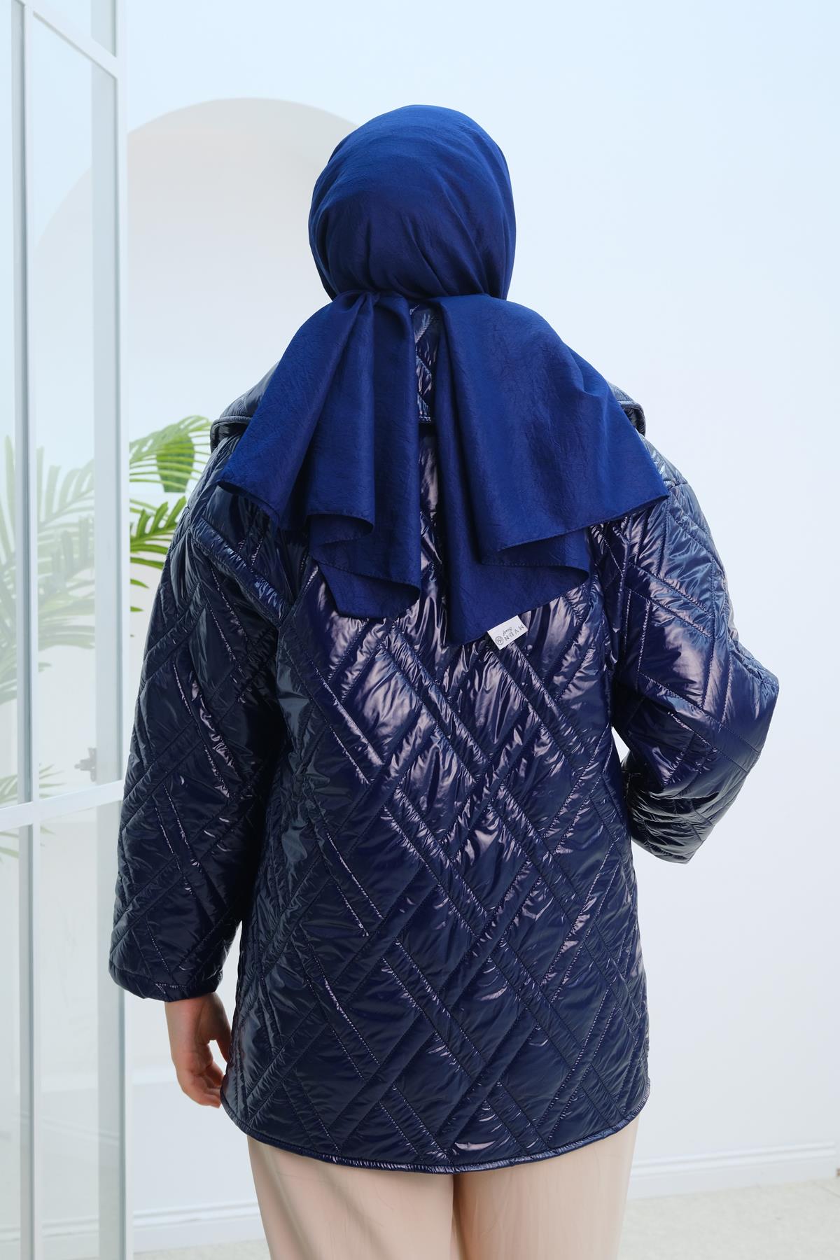 Kapitone Desen Parlak İnce Mont Lacivert