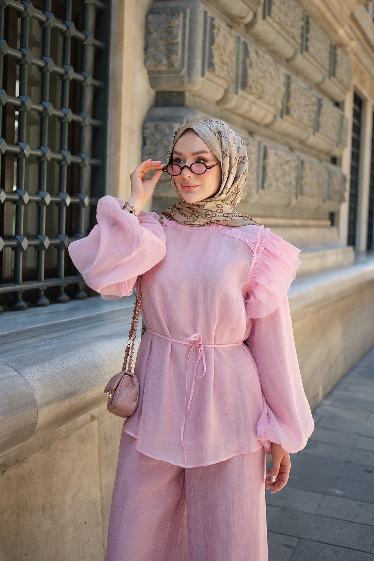 Kendinden Desen Omuz Fırfır Detay Bel Bağlamalı Tül Takım Pembe