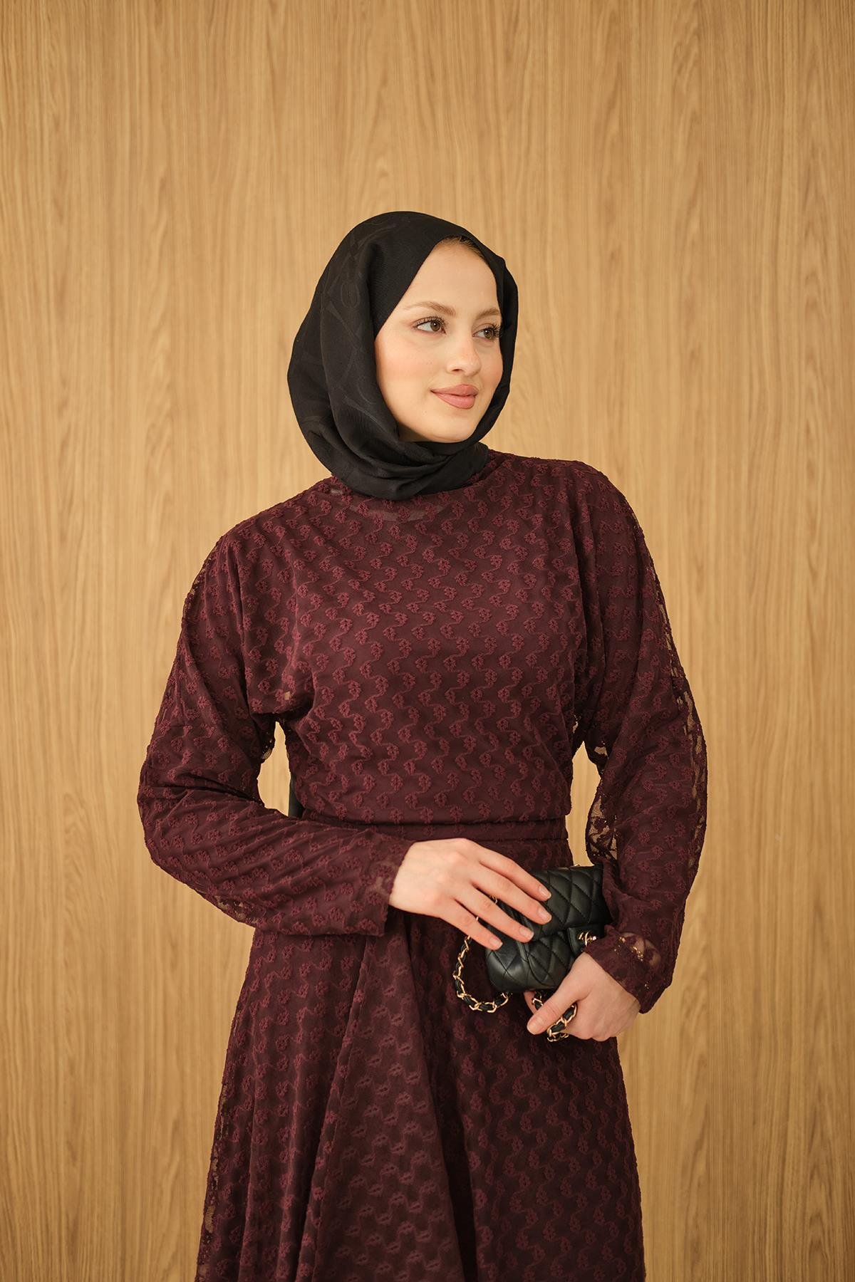 Kendinden Desenli Etekli Takım Bordo