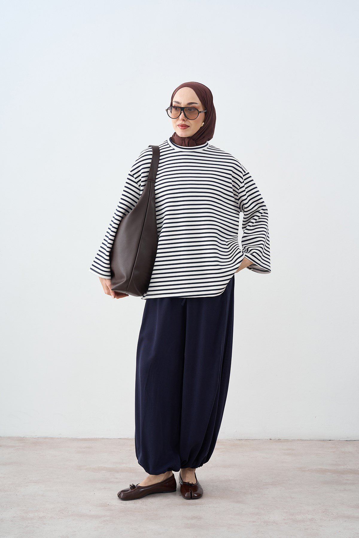 Kontrast Çizgili Bisiklet Yaka Oversize Sweatshirt Lacivert