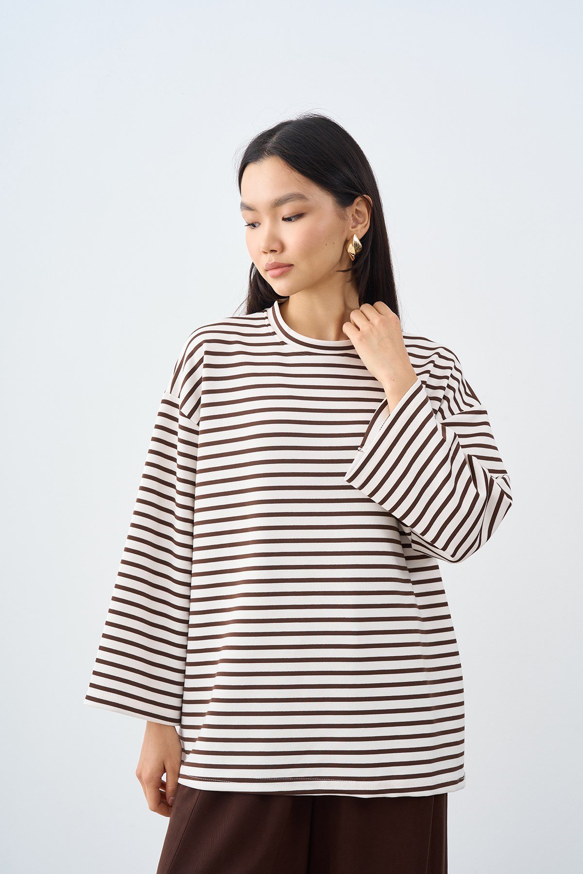 Kontrast Çizgili Bisiklet Yaka Oversize Sweatshirt Kahverengi