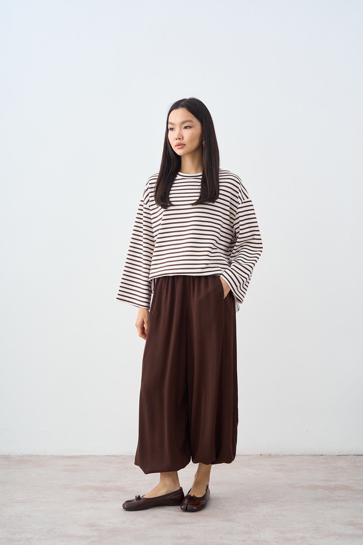 Kontrast Çizgili Bisiklet Yaka Oversize Sweatshirt Kahverengi