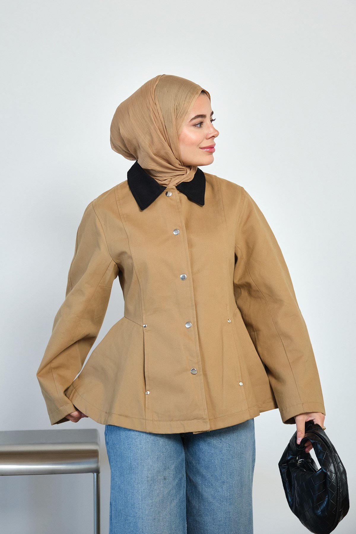 Kontrast Yaka Belden Oturtmalı Ceket Camel