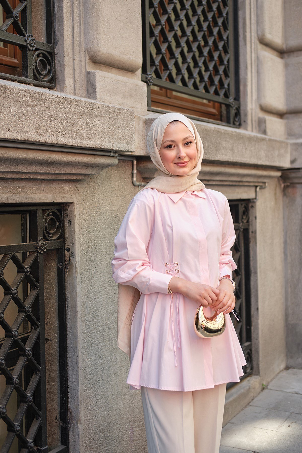 Kuş Gözü Bağlama Detay Gizli Düğmeli Gömlek Pembe