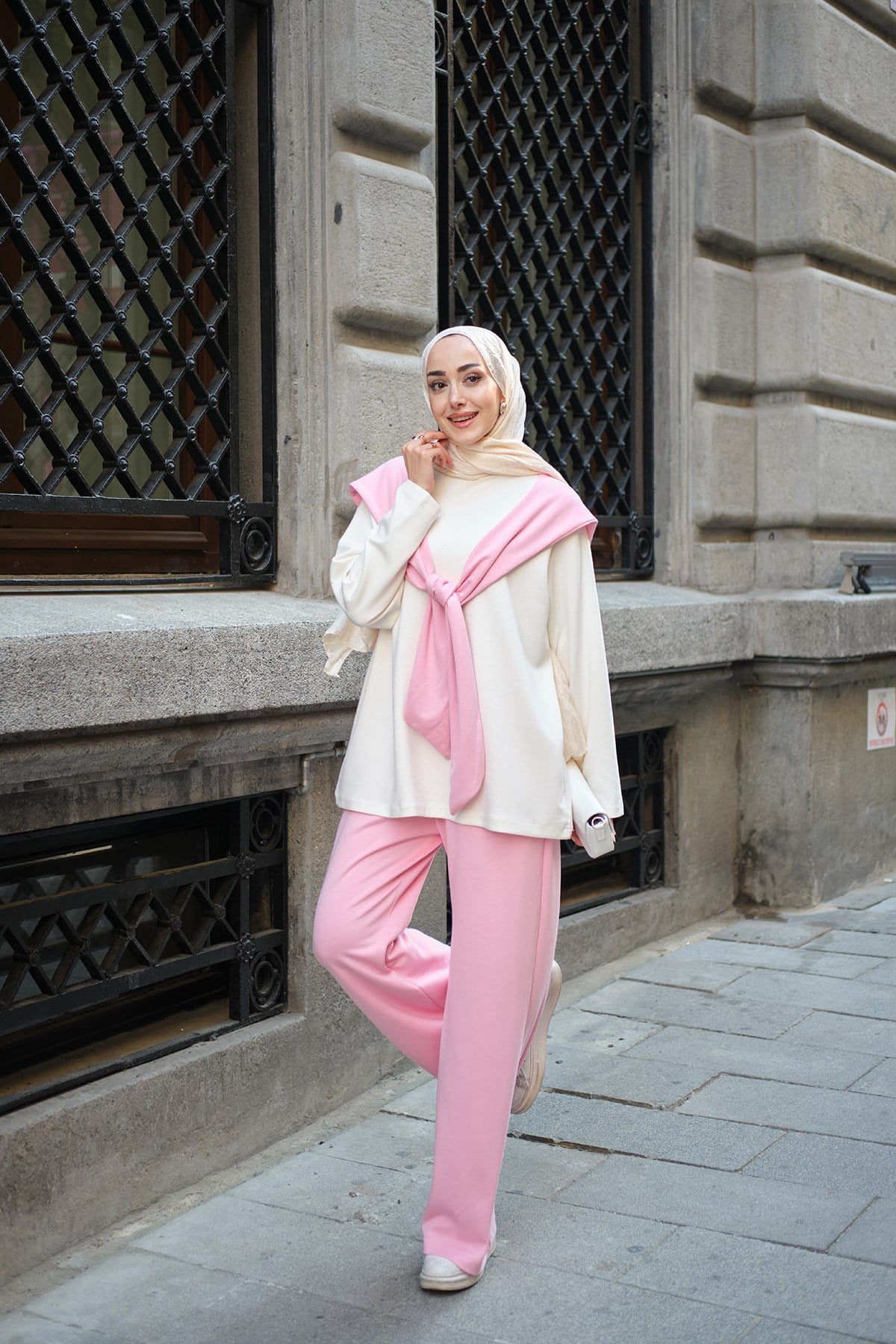 Omuz Atkı Detaylı Takım Pembe