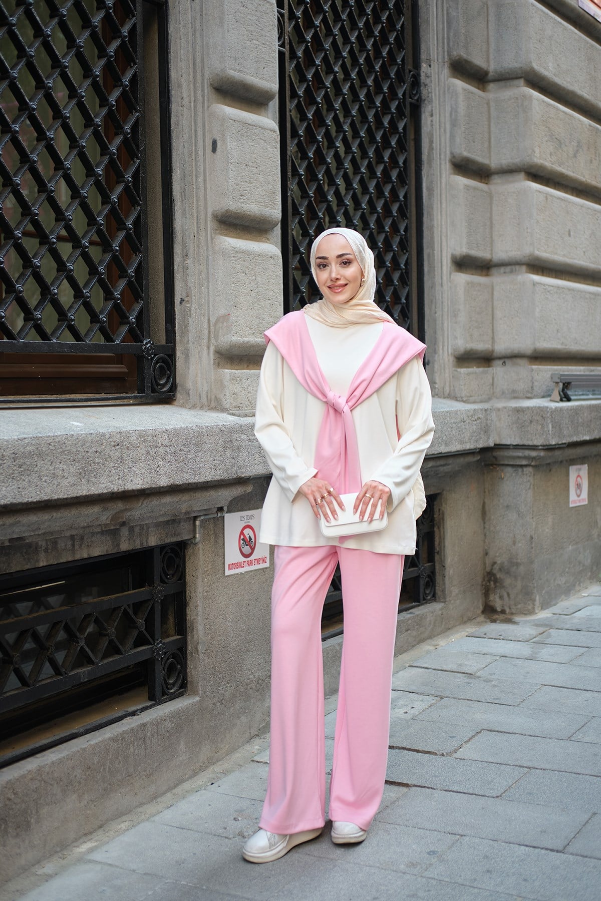 Omuz Atkı Detaylı Takım Pembe