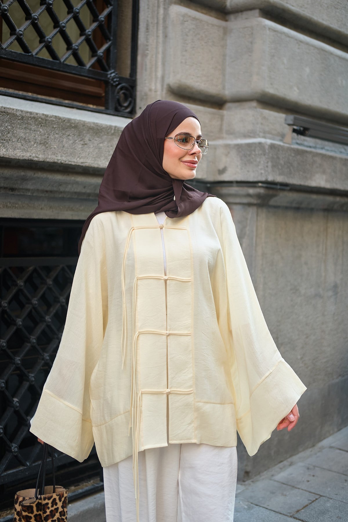 Ön Bağcık Detaylı Geniş Kol Hakim Yaka Tül Kimono Sarı