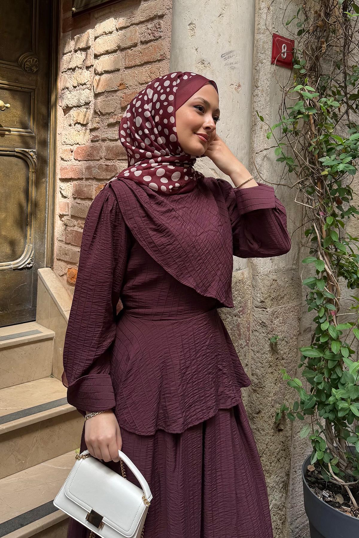 Ön Parça Detay Beli Büzgülü Etekli Takım Bordo
