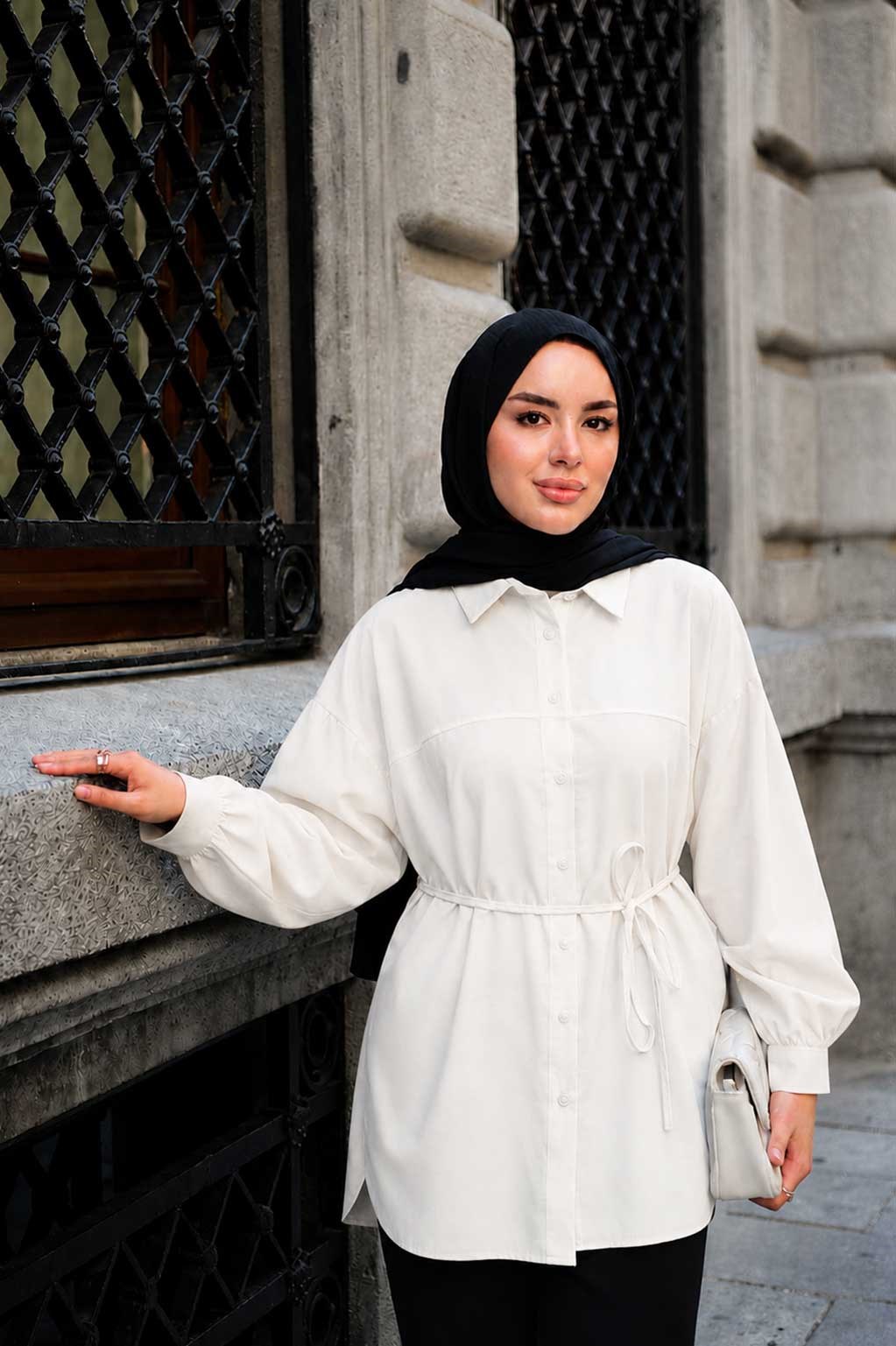 Önü Çimalı Bel Bağlamalı Modal Gömlek Beyaz