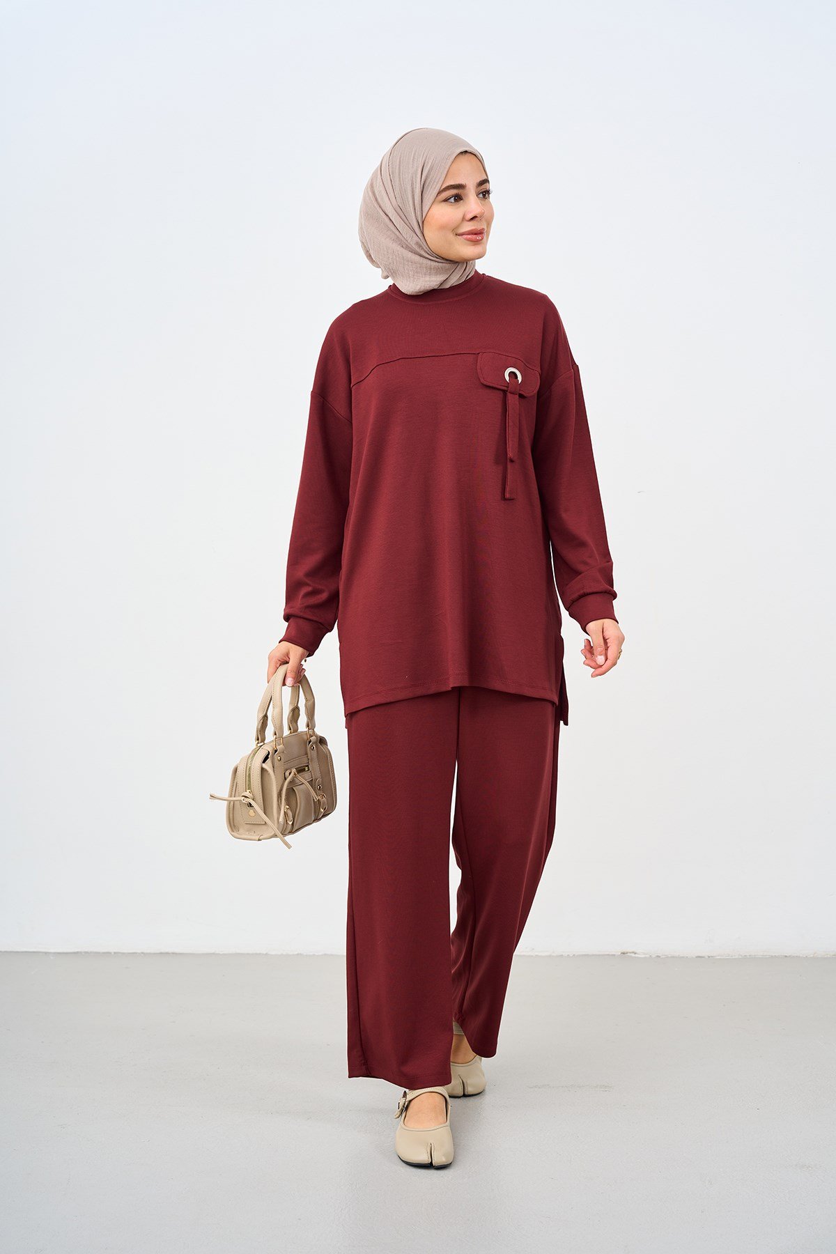 Önü Çimalı Tek Cep Görünümlü Pantolonlu Takım Bordo