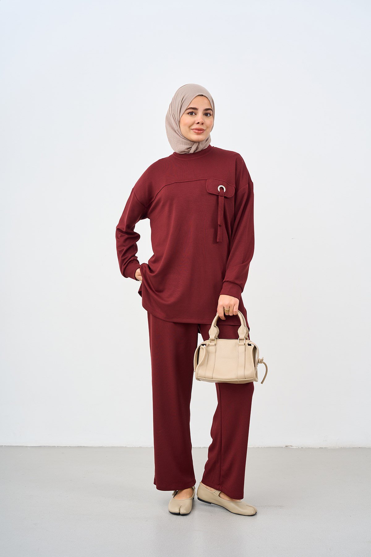 Önü Çimalı Tek Cep Görünümlü Pantolonlu Takım Bordo