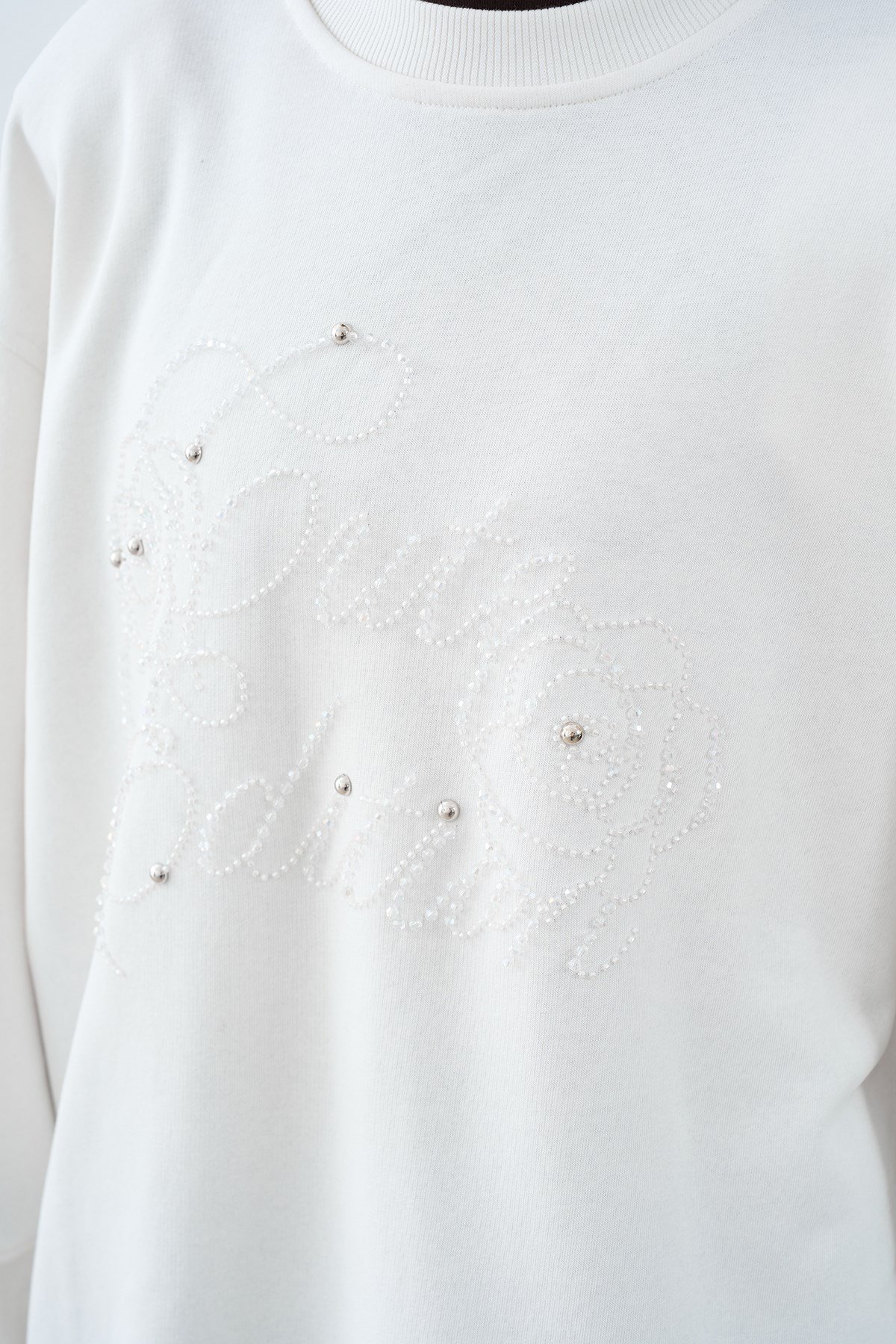 Önü İşlemeli Balon Kol Sweatshirt Ekru