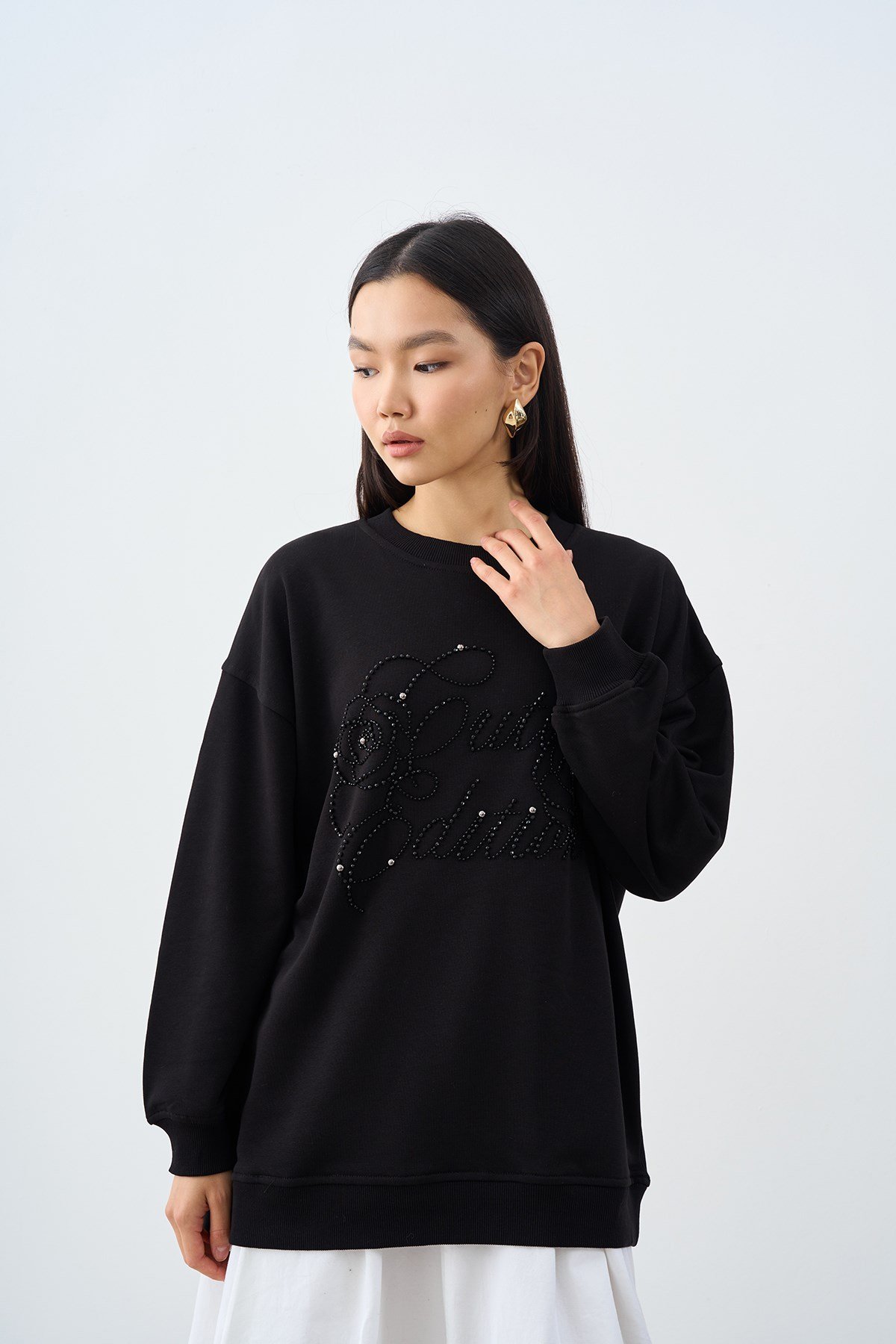Önü İşlemeli Balon Kol Sweatshirt Siyah