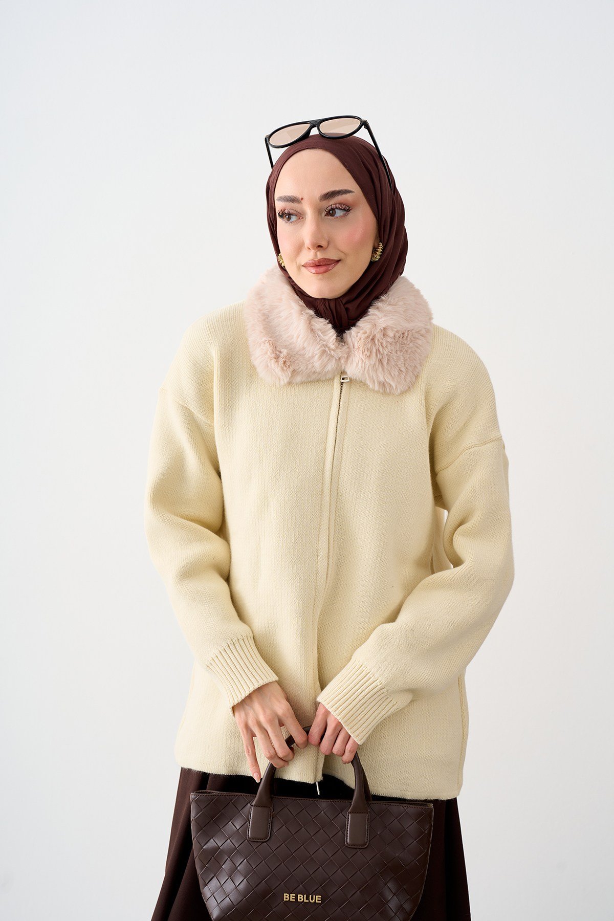 Peluş Yaka Fermuarlı Triko Hırka Krem