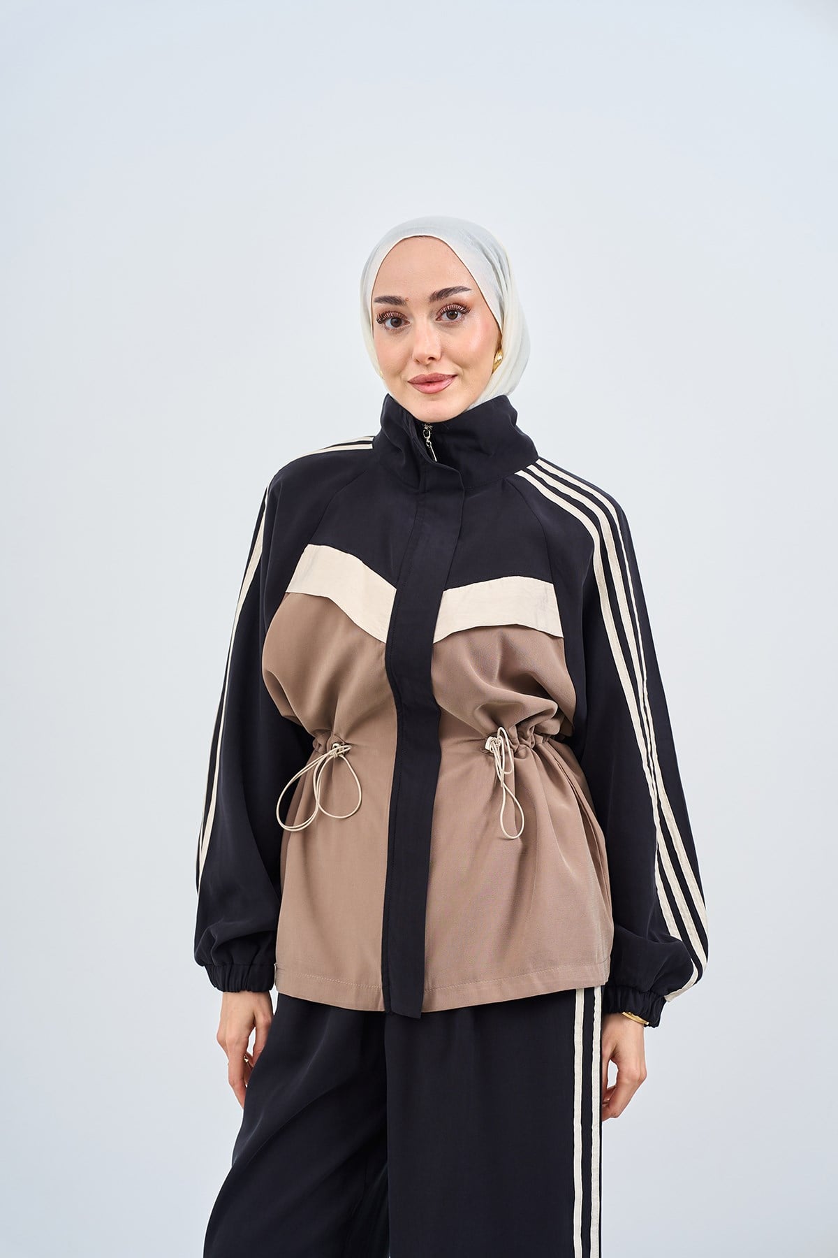 Şerit Detay Beli Ayarlanabilir Gizli Fermuarlı Takım Siyah