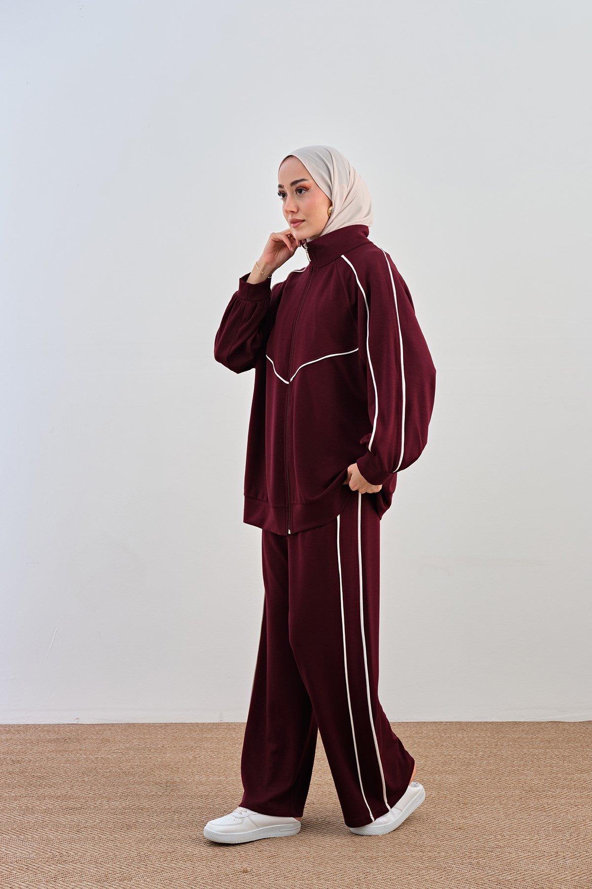 Şerit Detay Beli Lastikli Fermuarlı Takım Bordo