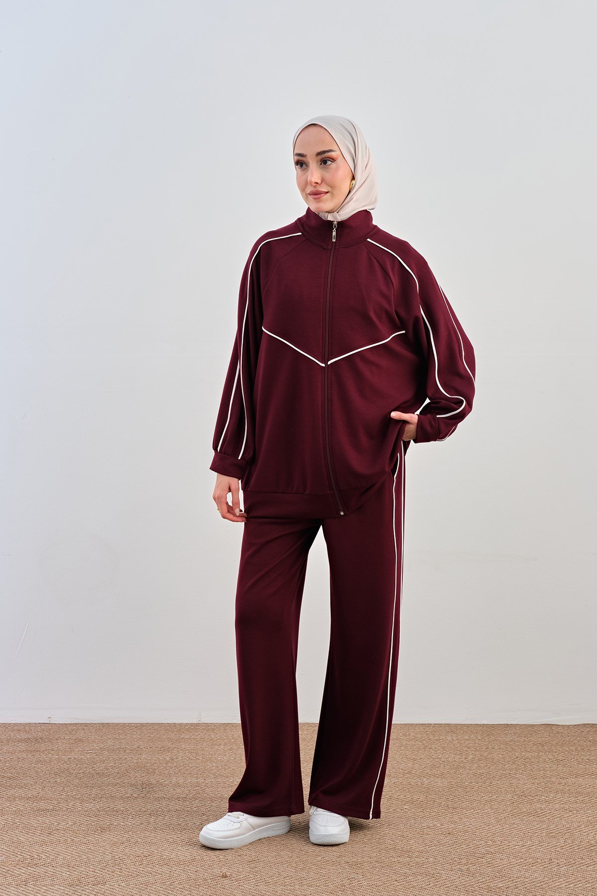 Şerit Detay Beli Lastikli Fermuarlı Takım Bordo
