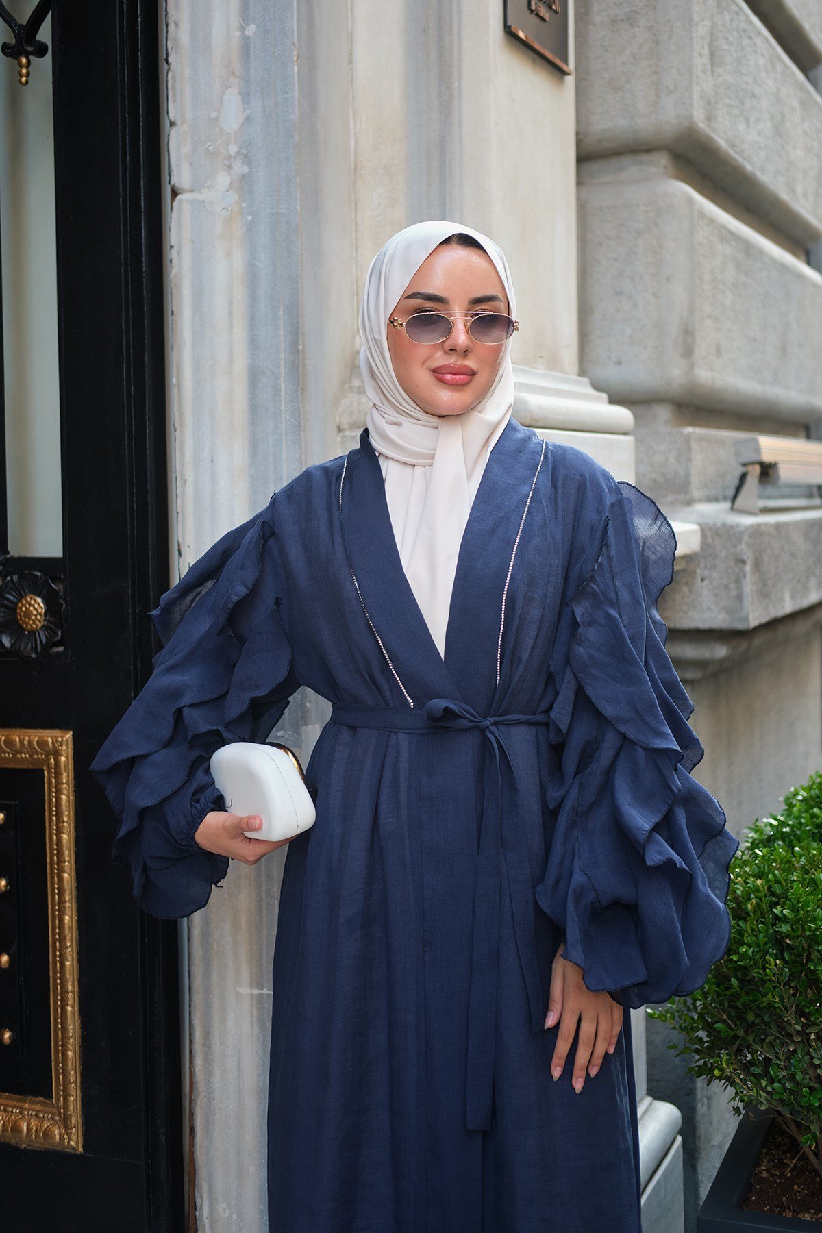 Şerit Taş Detay Bel Bağlamalı Kolları Fırfırlı Tül Uzun Kimono Lacivert