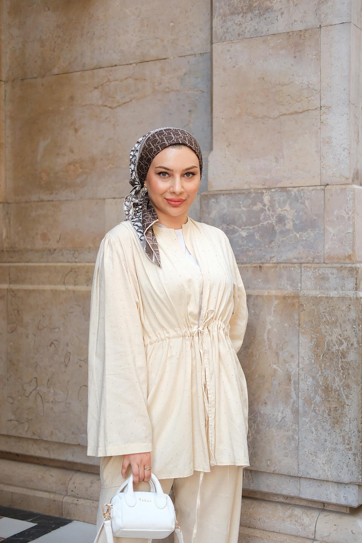 Taş Detaylı İkili Takım Bej