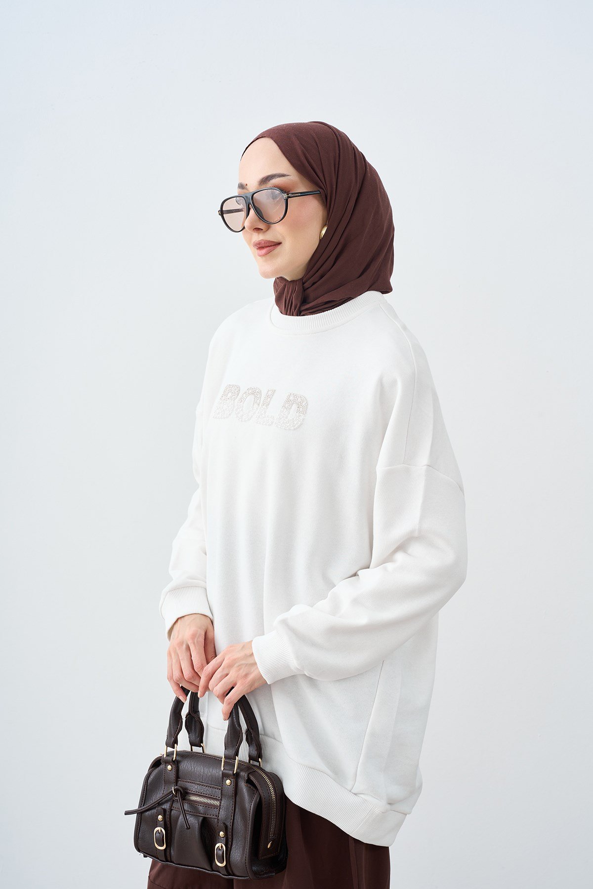 Taş İşlemeli Bisiklet Yaka Sweatshirt Ekru