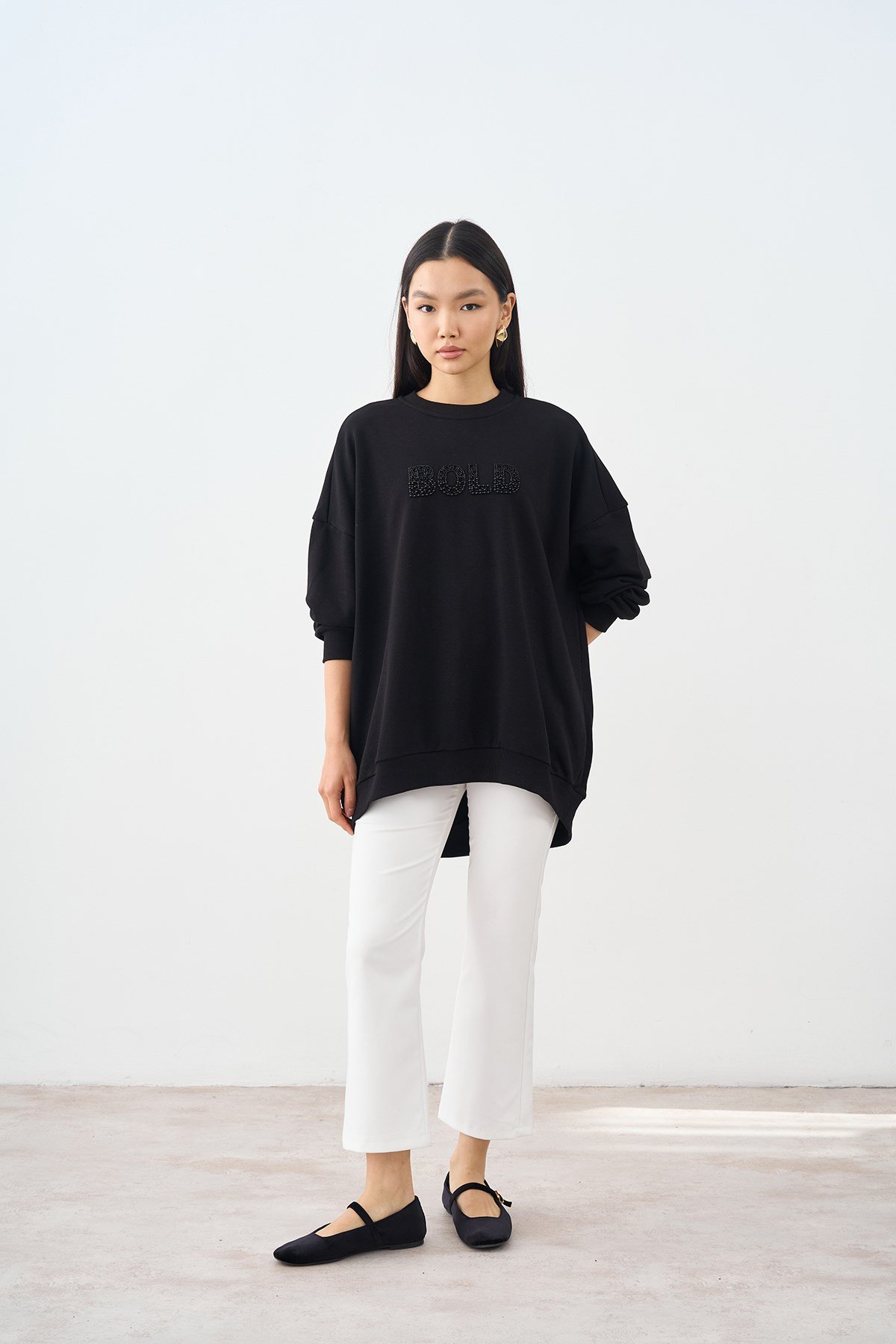 Taş İşlemeli Bisiklet Yaka Sweatshirt Siyah
