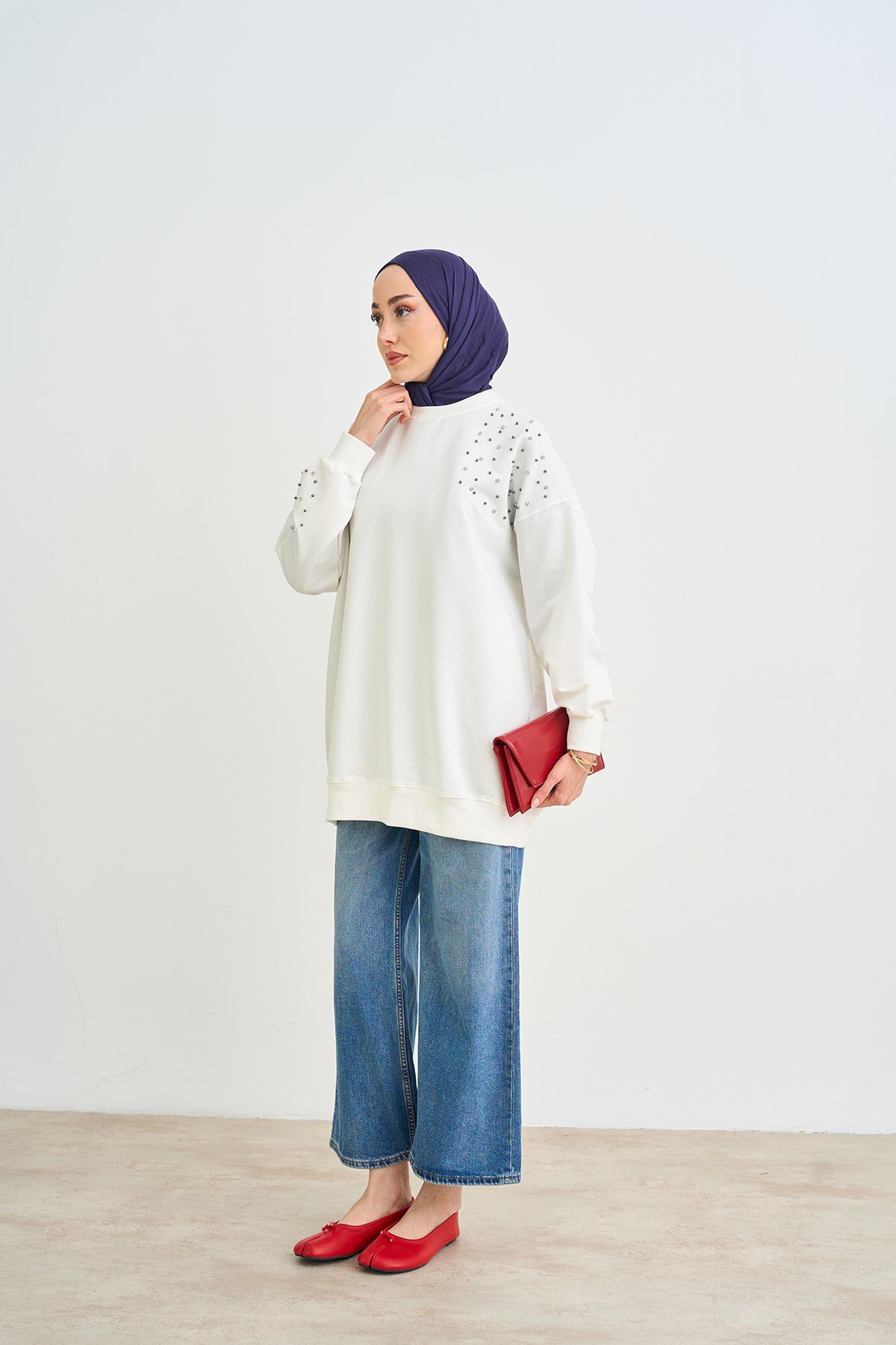 Taş Ve İnci Detaylı Sweatshirt Ekru
