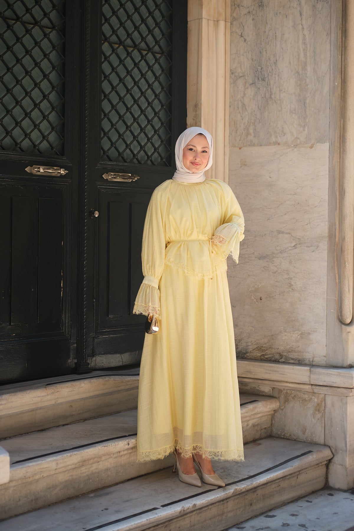 Uçları Tül Dantel Detaylı Bel Bağlamalı Takım Sarı