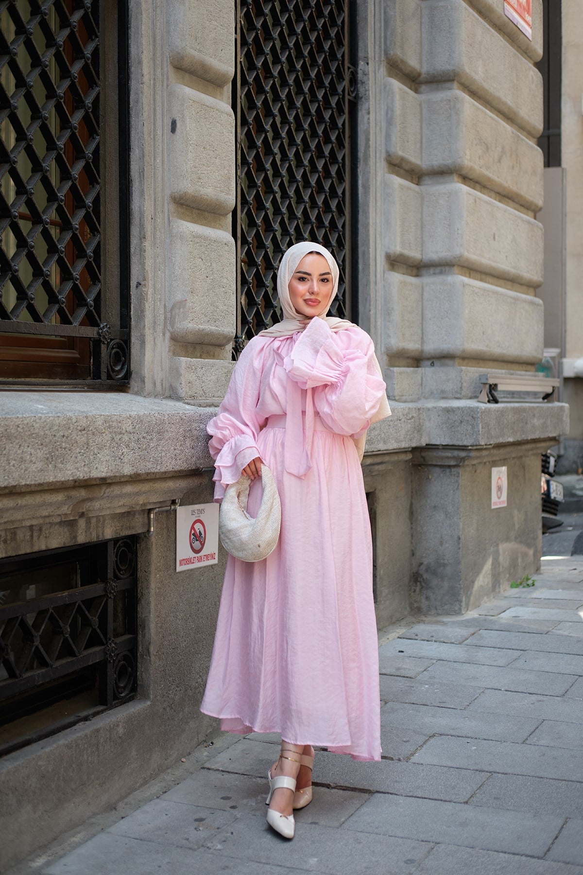 Yaka Bağlama Detaylı Etekli Takım Pembe