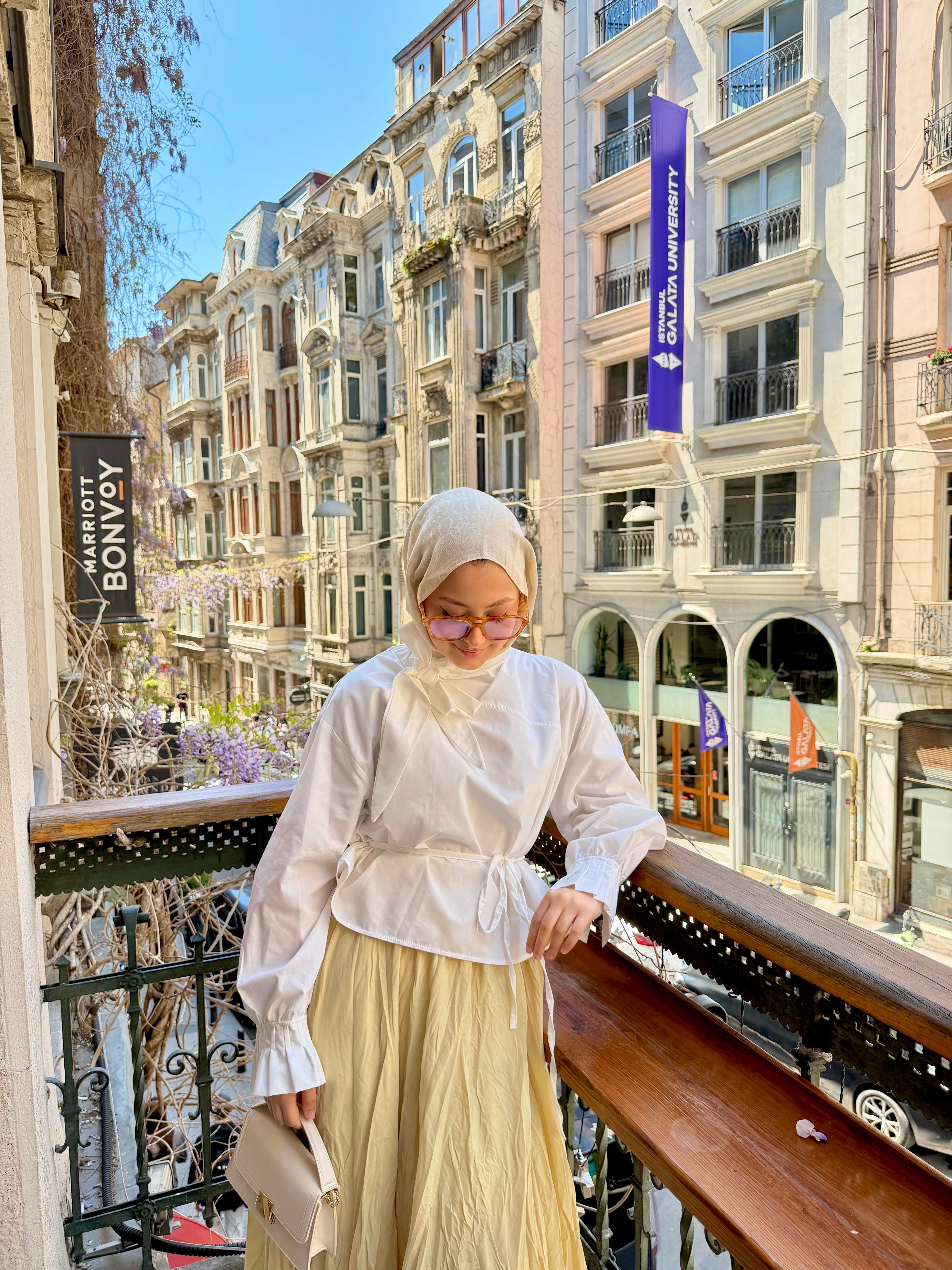 Yaka Bağlamalı Çima Detay Bel Bağlamalı Bluz Beyaz