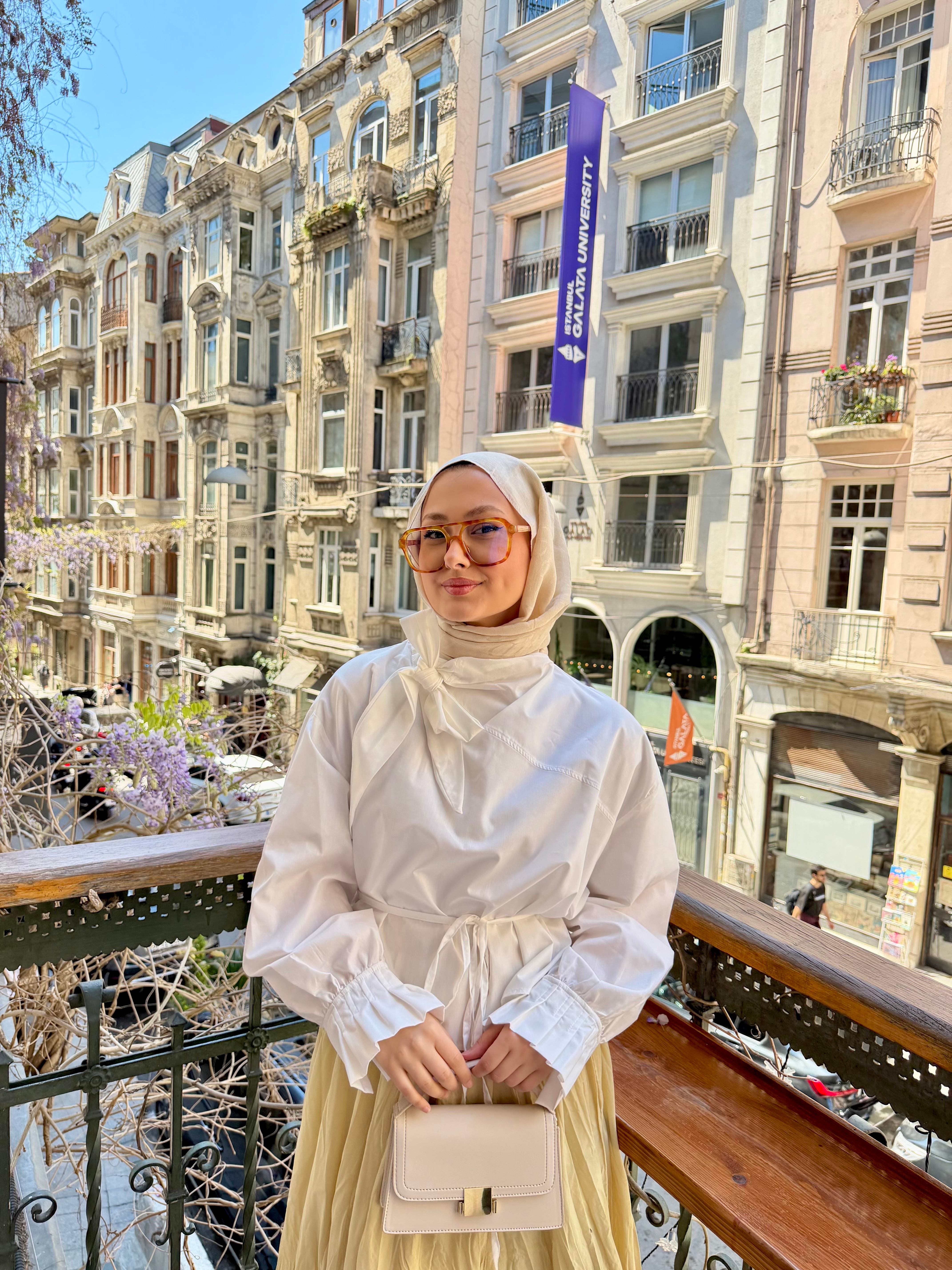 Yaka Bağlamalı Çima Detay Bel Bağlamalı Bluz Beyaz