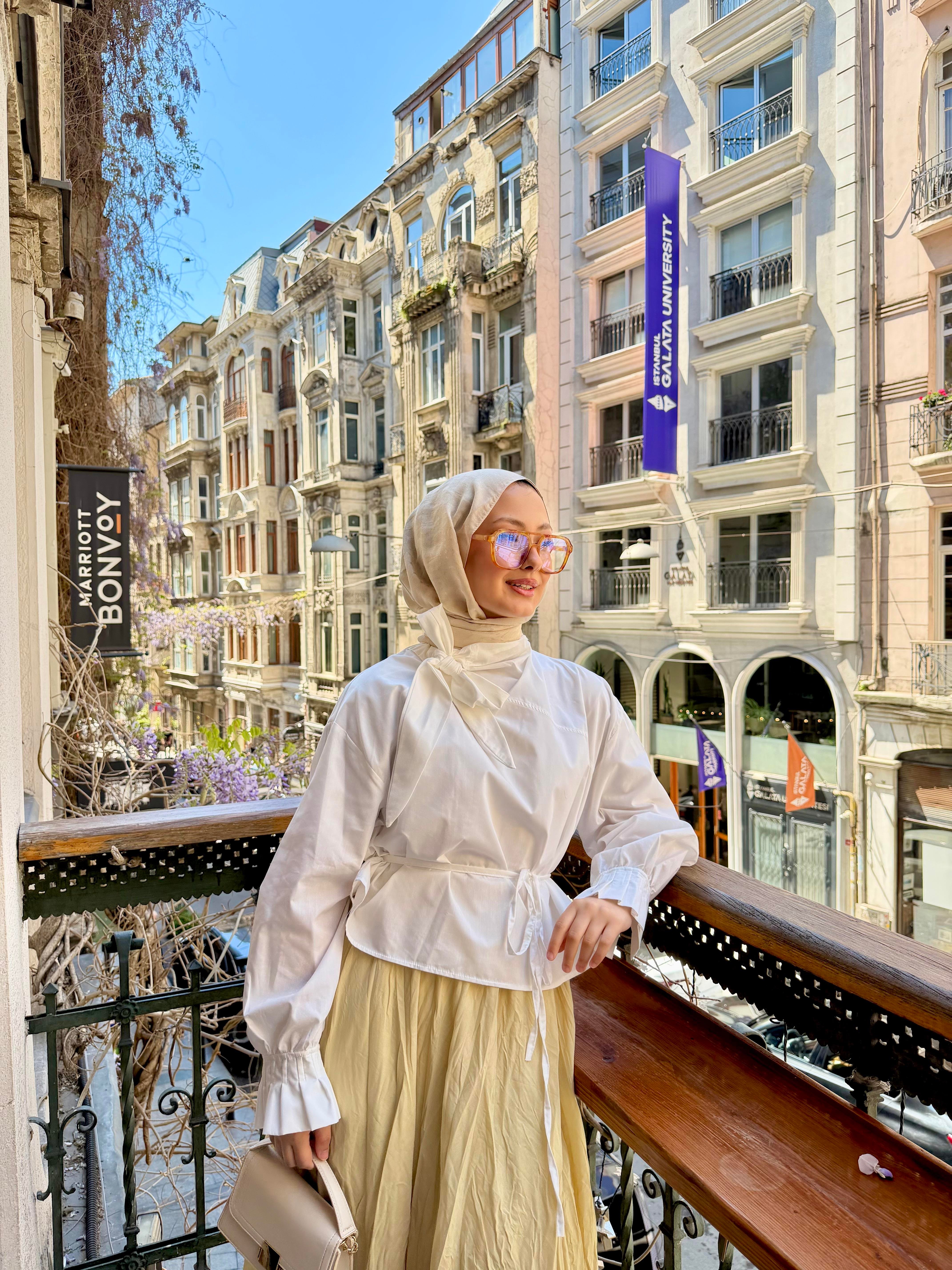 Yaka Bağlamalı Çima Detay Bel Bağlamalı Bluz Beyaz