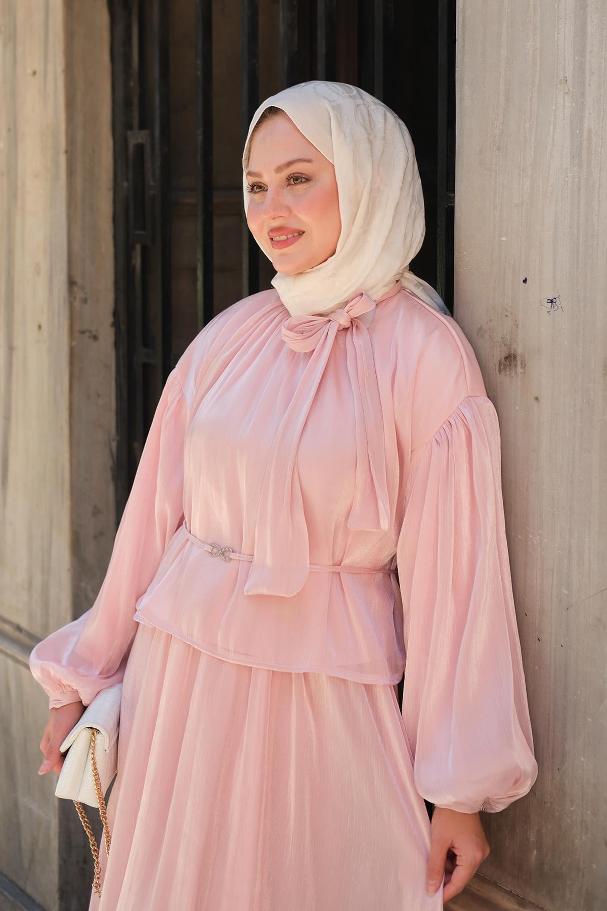 Yaka Bağlamalı Kemer Detay Takım Pembe