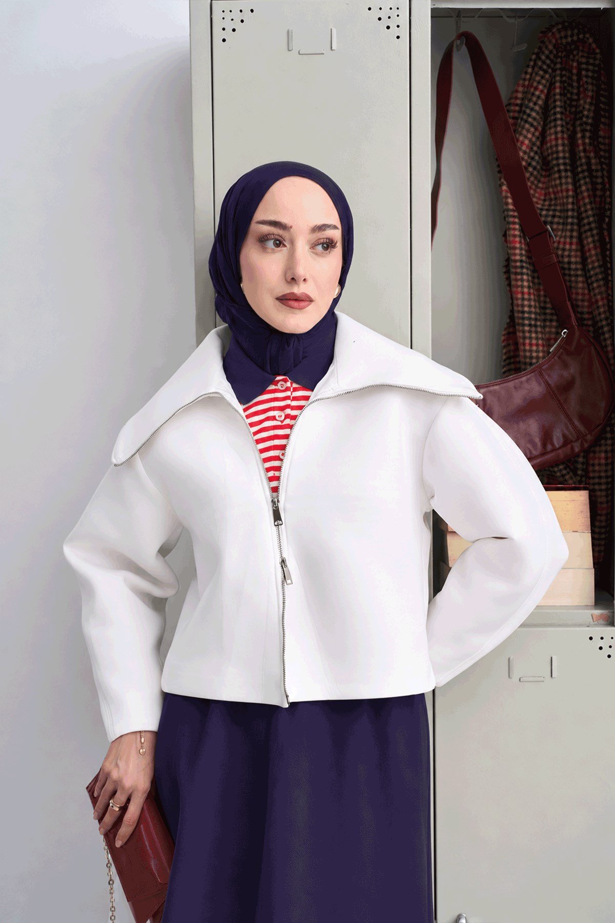 Yaka Fermuar Detaylı Kısa Scuba Ceket Beyaz