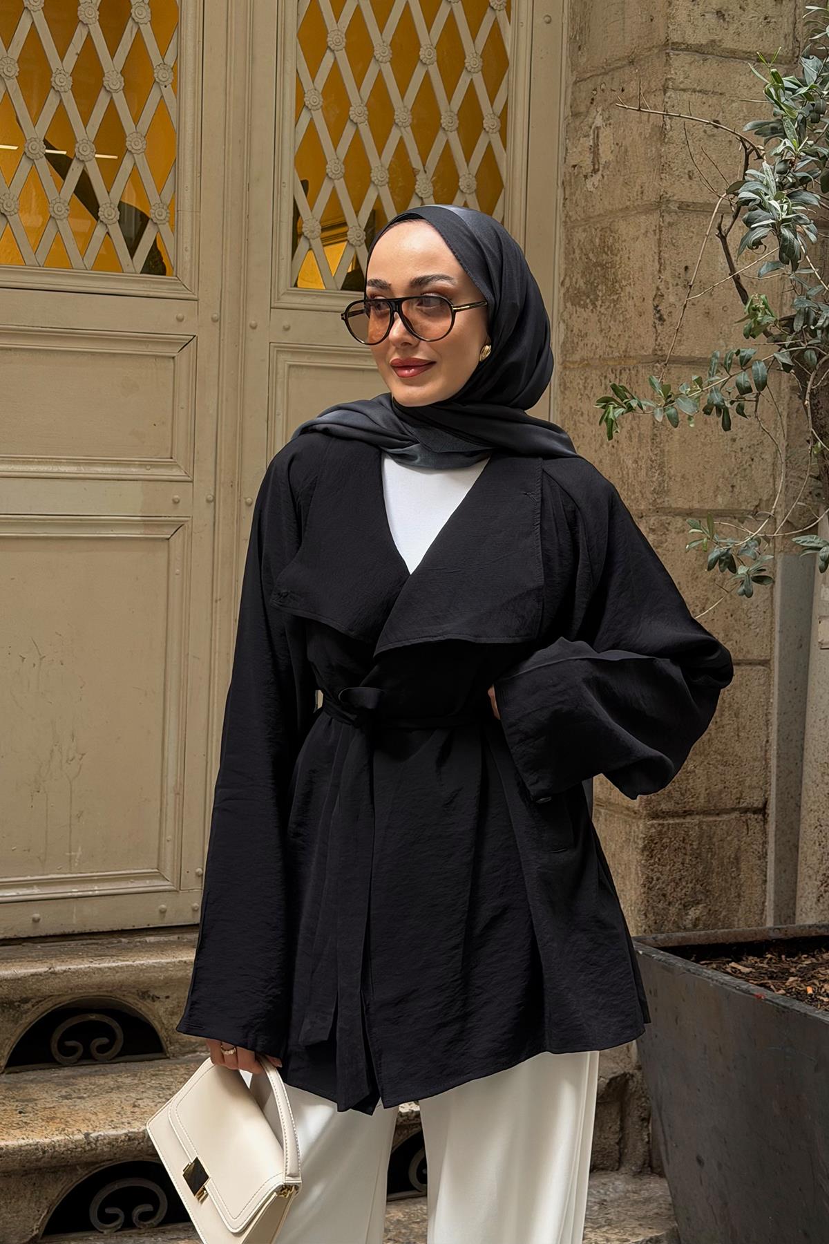 Yaka Tek Düğme Detay Bel Bağlamalı Kimono Siyah