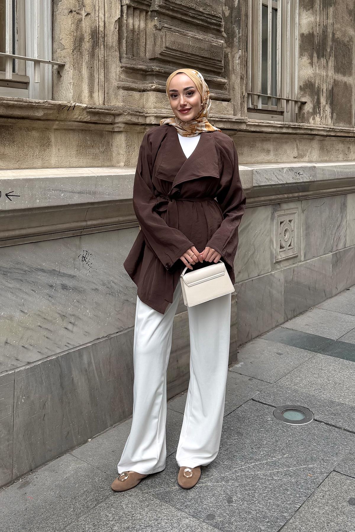 Yaka Tek Düğme Detay Bel Bağlamalı Kimono Kahverengi