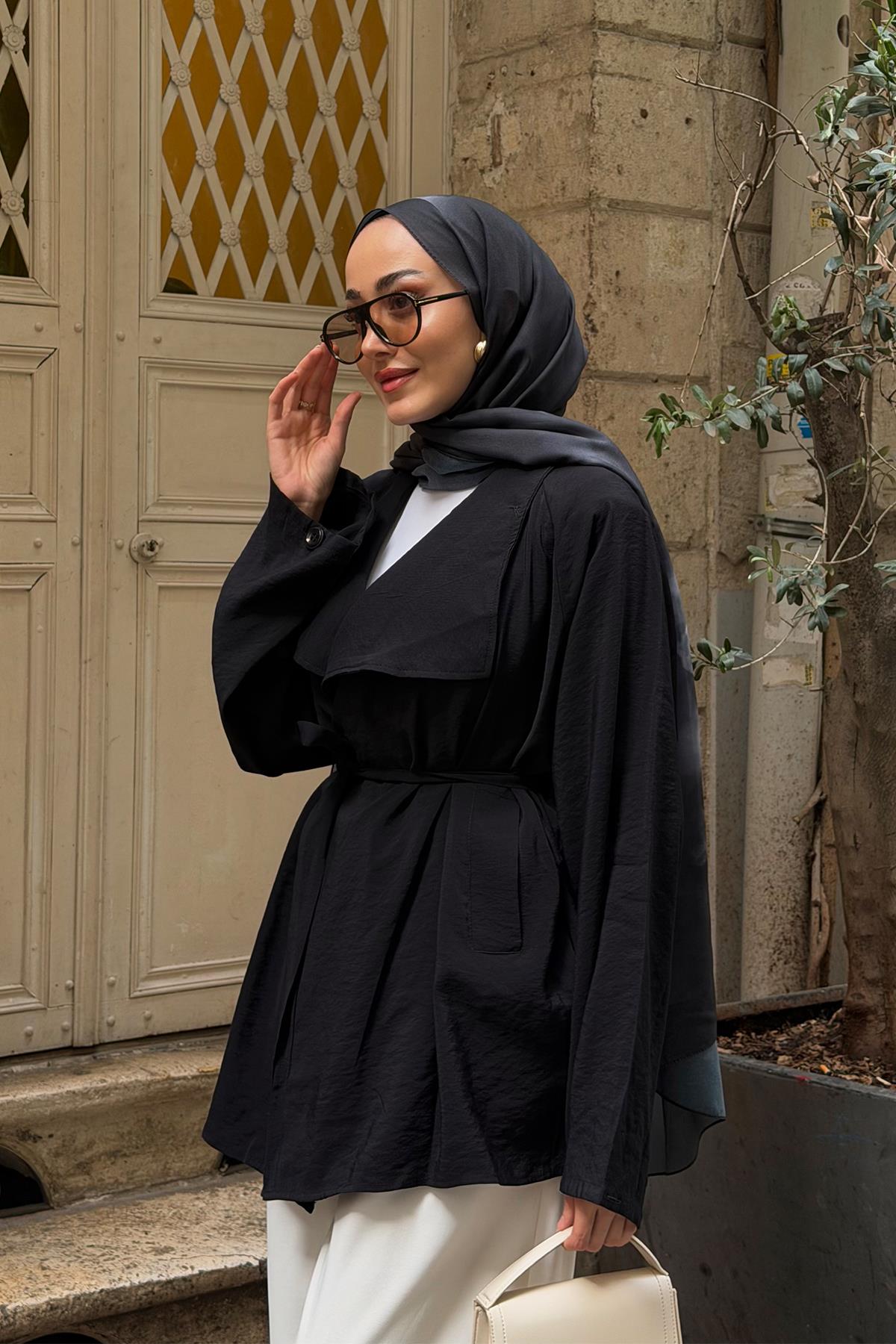 Yaka Tek Düğme Detay Bel Bağlamalı Kimono Siyah