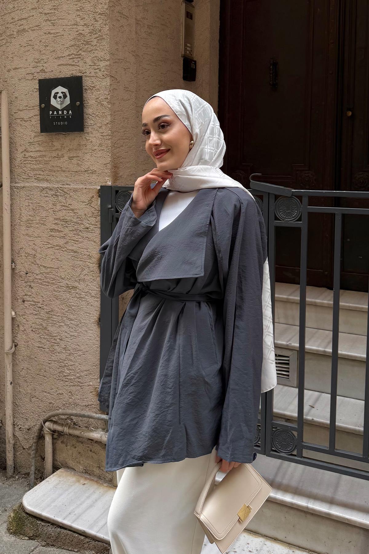 Yaka Tek Düğme Detay Bel Bağlamalı Kimono Antrasit