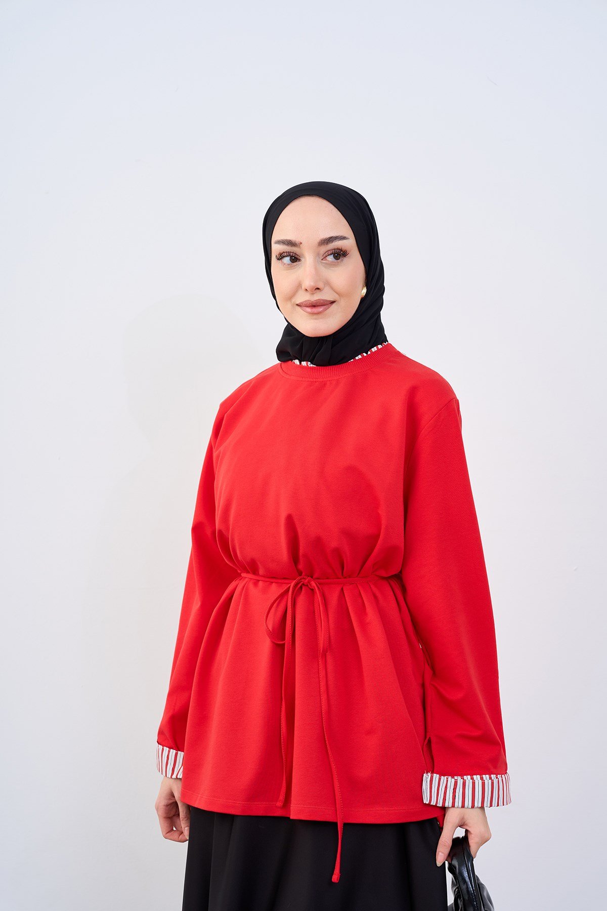 Yaka Ve Kolları Çizgi Garnili Bel Bağlamalı Sweatshirt Kırmızı