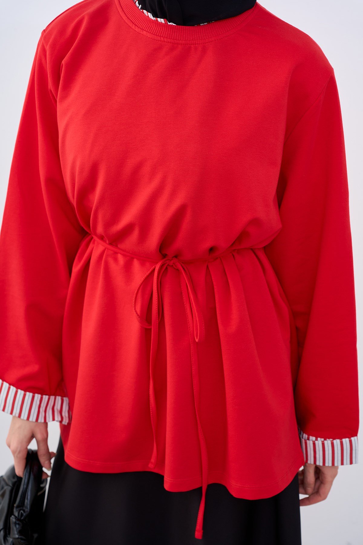 Yaka Ve Kolları Çizgi Garnili Bel Bağlamalı Sweatshirt Kırmızı
