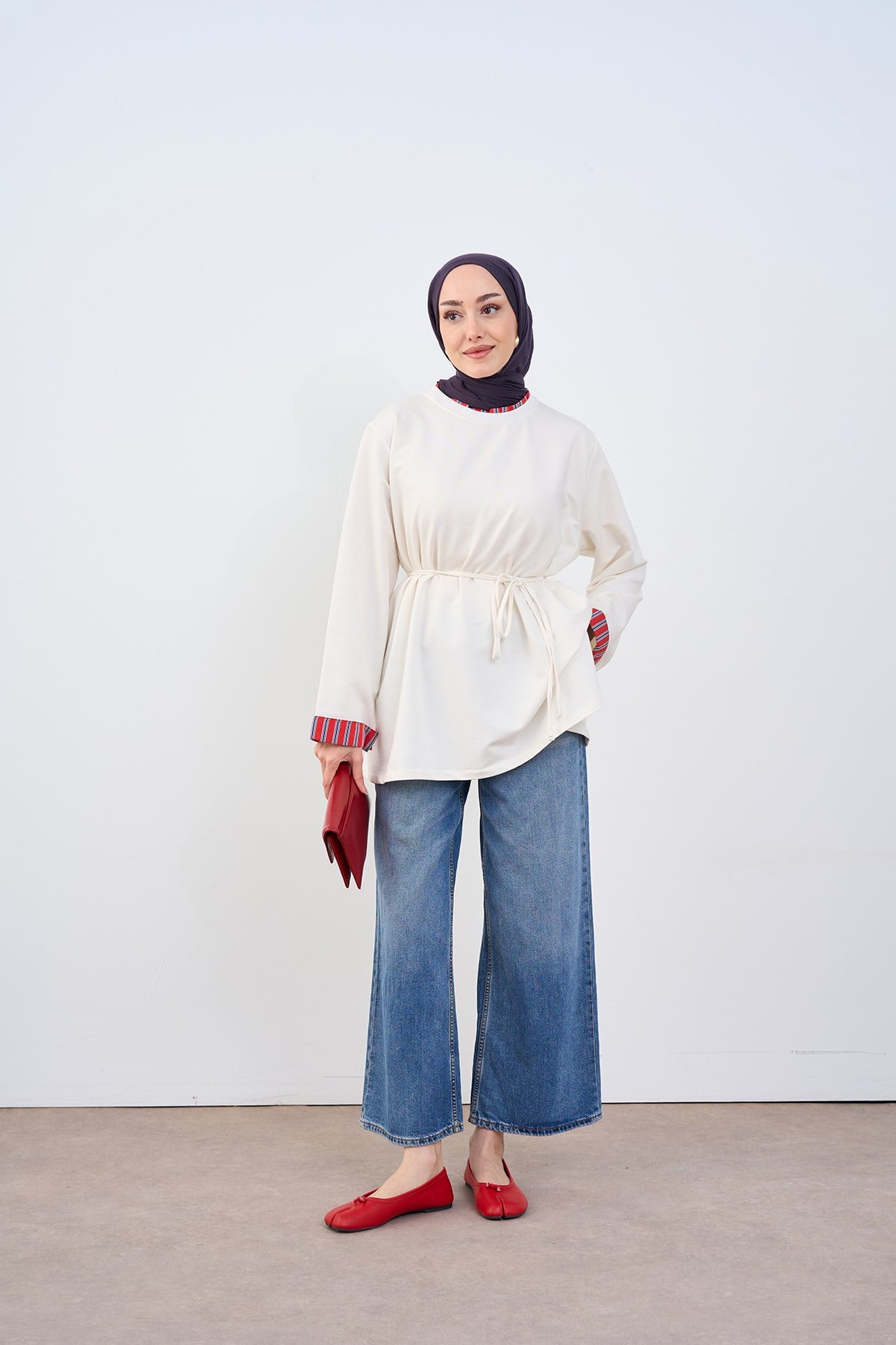 Yaka Ve Kolları Çizgi Garnili Bel Bağlamalı Sweatshirt Ekru