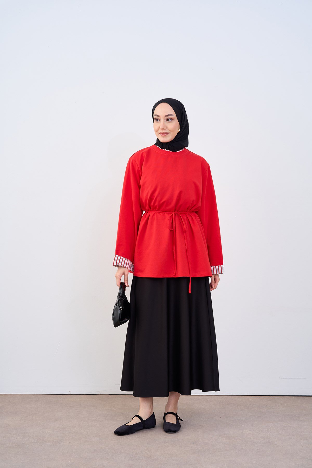 Yaka Ve Kolları Çizgi Garnili Bel Bağlamalı Sweatshirt Kırmızı