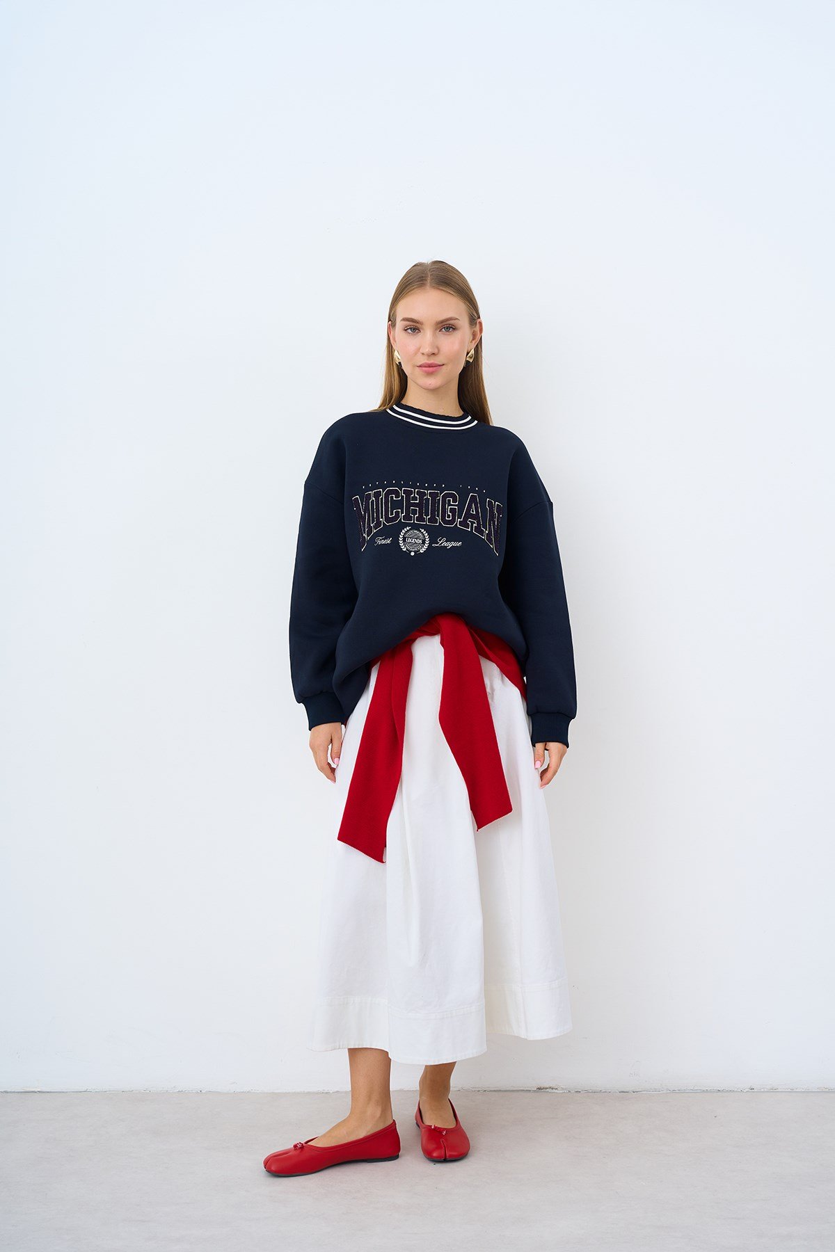 Yakası Şerit Detay Kolej Baskılı Sweatshirt Lacivert
