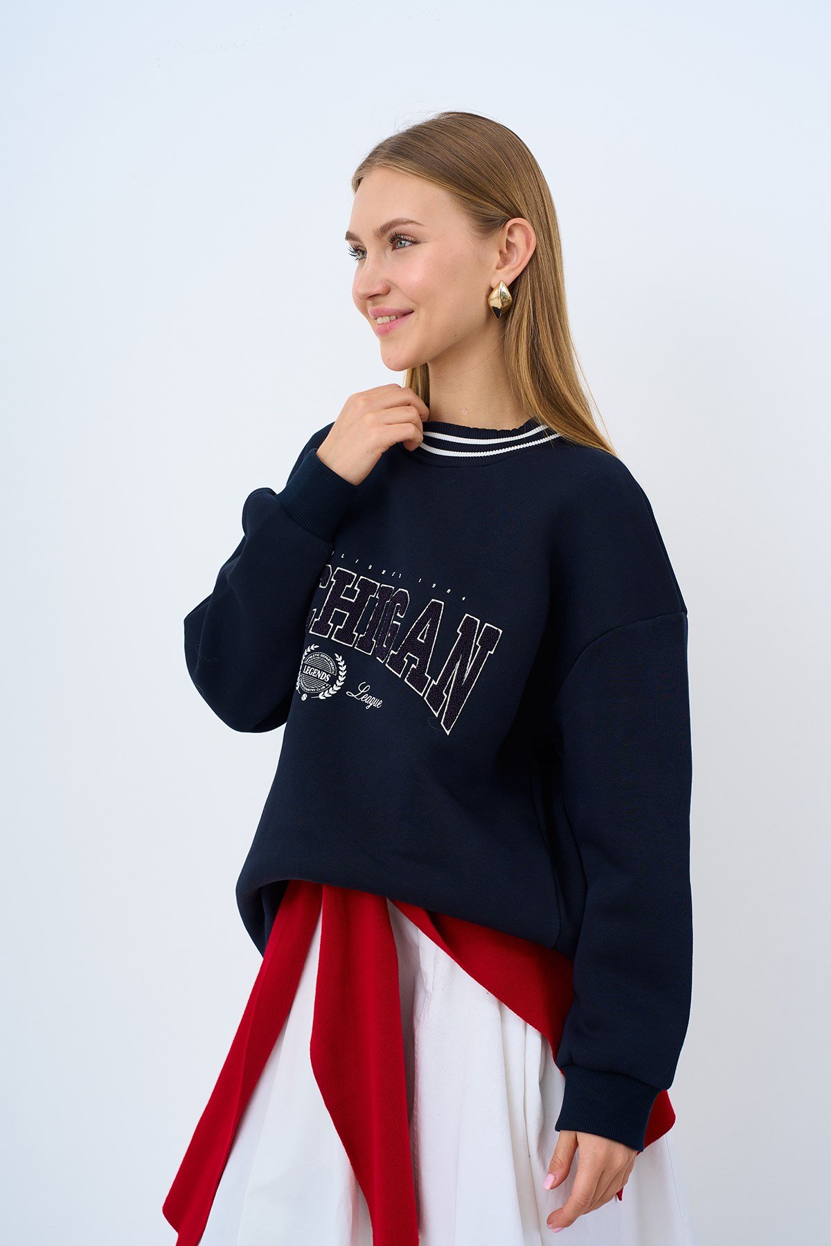 Yakası Şerit Detay Kolej Baskılı Sweatshirt Lacivert