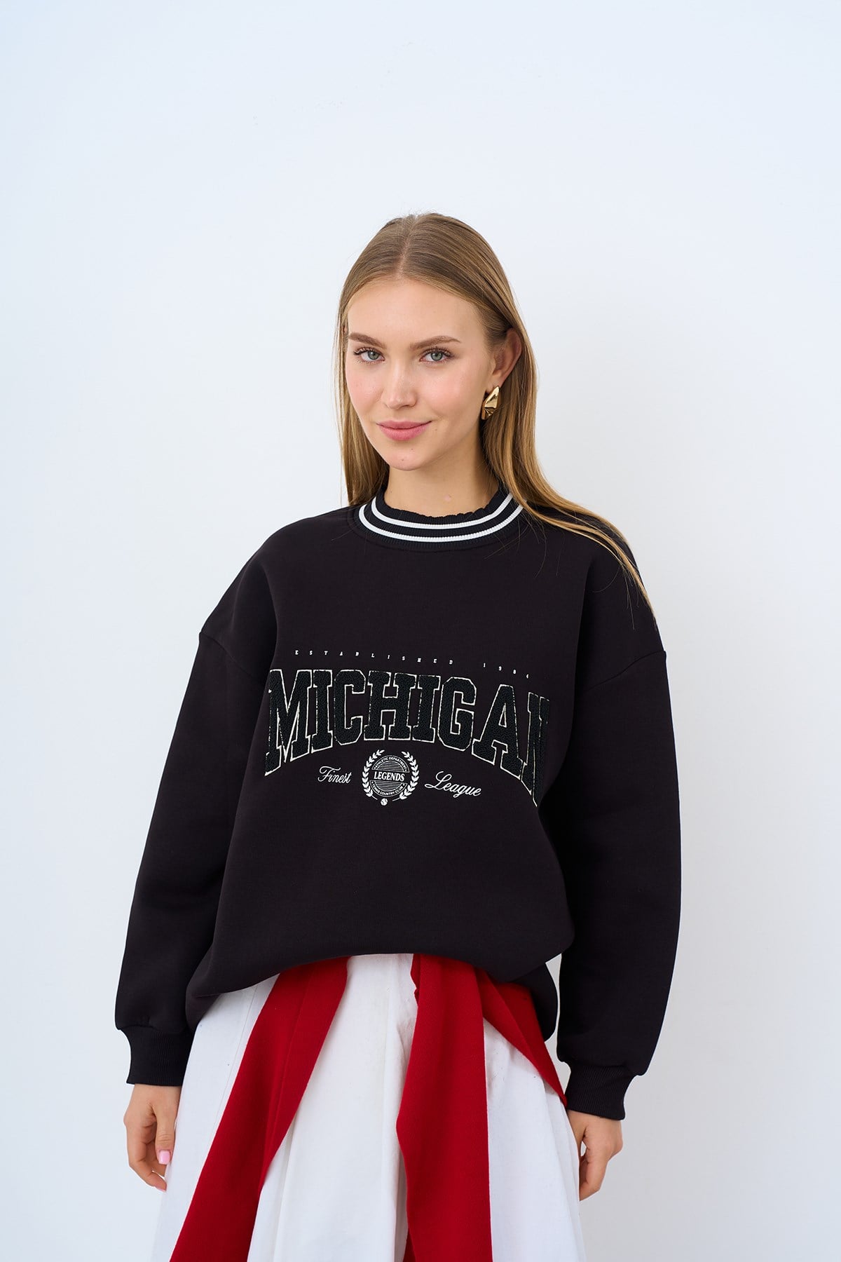 Yakası Şerit Detay Kolej Baskılı Sweatshirt Siyah
