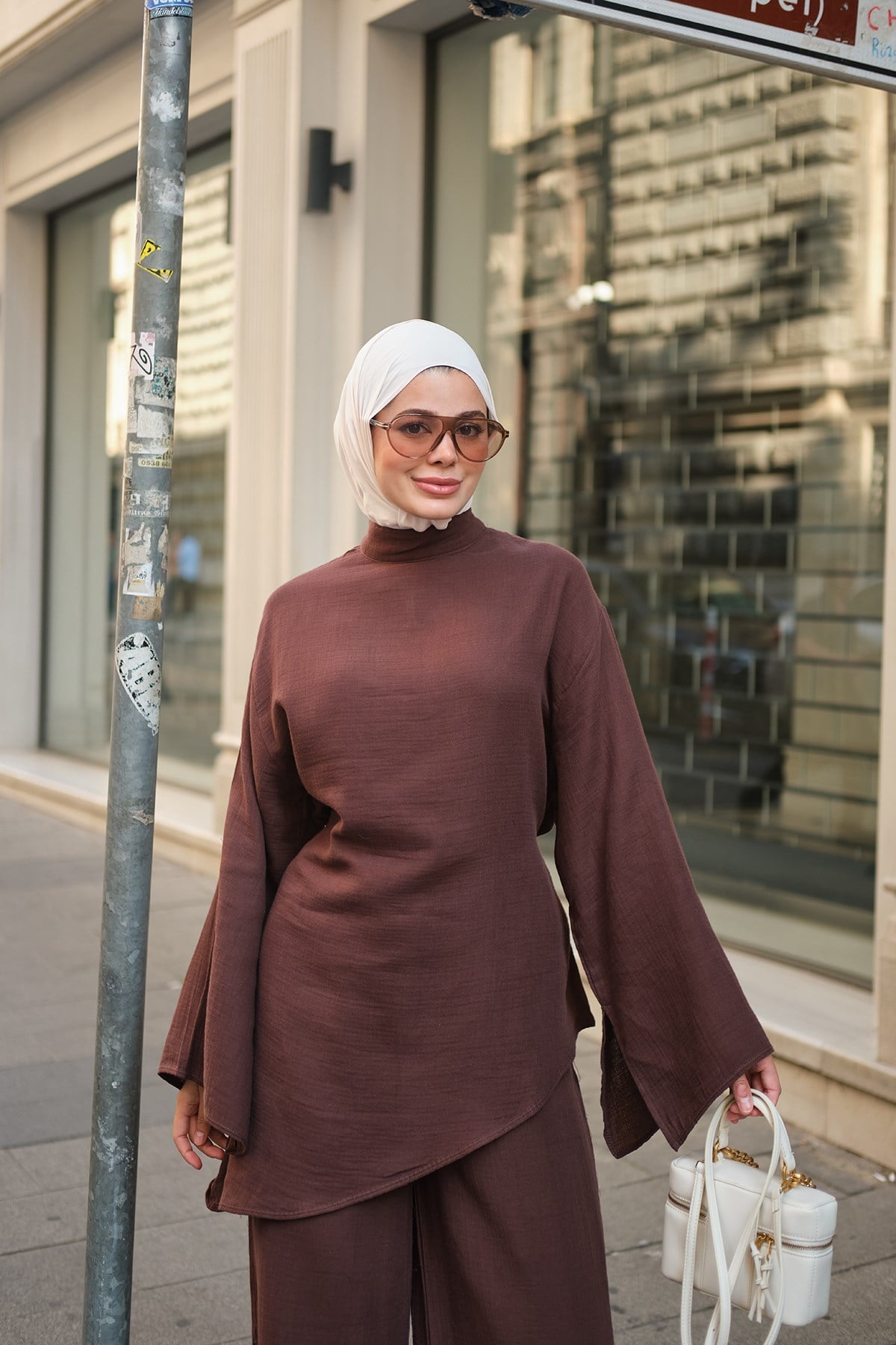 Yandan Bağcıklı Pantolonlu Takım Kahverengi