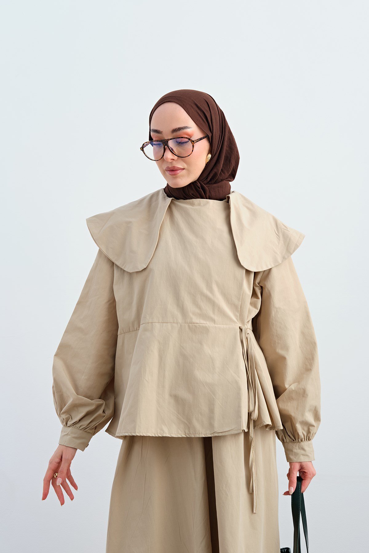 Yandan Bağlamalı Yaka Detay Etekli Takım Krem