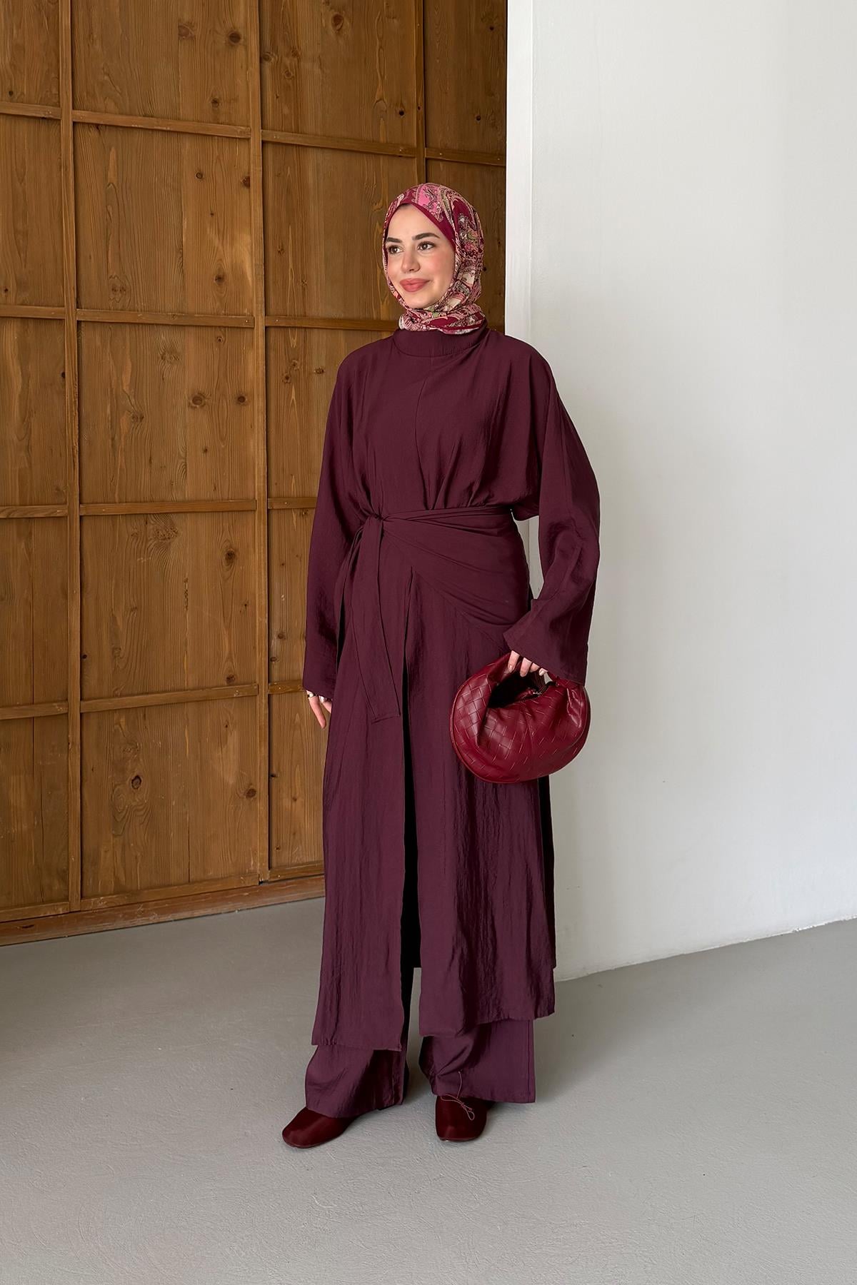 Yanları Uzun Yırtmaçlı Takım Bordo