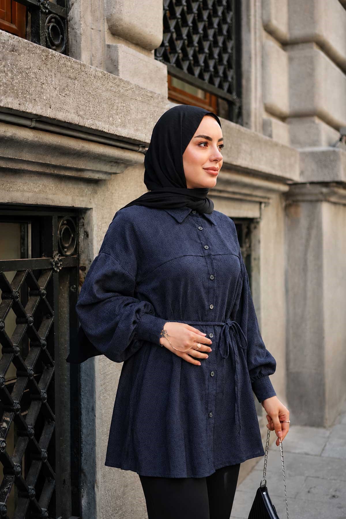 Yaprak Desenli Bel Bağlamalı Gömlek Lacivert